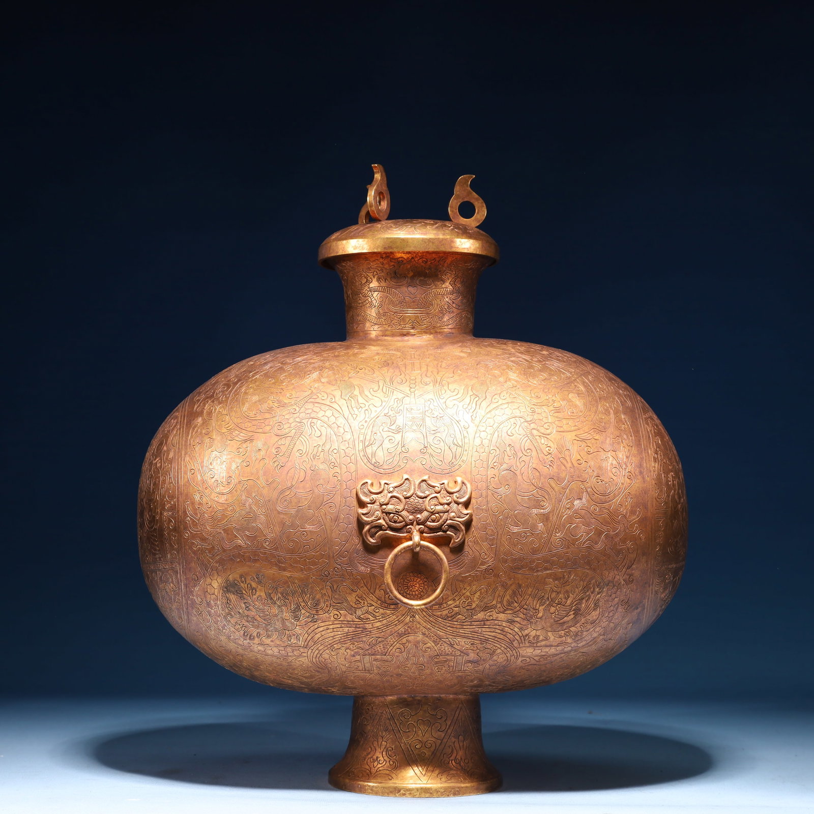 An Exquisite Gilt Bronze Animal Pattern Jar with Cover: An Exquisite Gilt Bronze Animal Pattern Jar with Cover,Qing Dynasty,China,Size:11.4inx7.5inx13.8in,Weight:3700g 铜鎏金动物纹盖罐,中国清