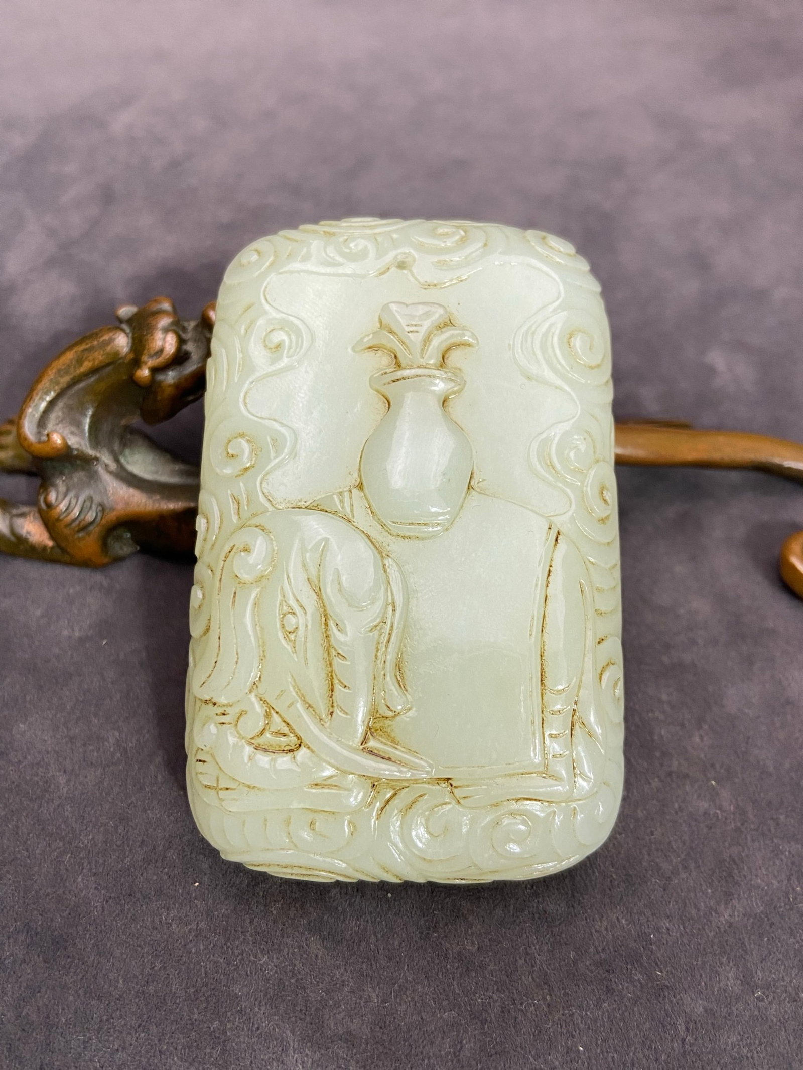 An Exquisite White Jade Elephant Pattern Pendant: An Exquisite White Jade Elephant Pattern Pendant,Qing Dynasty,China,Qianlong Four-character Mark,Size:3inx1.9inx0.8in,Weight:162g 白玉大象纹挂件,中Þ