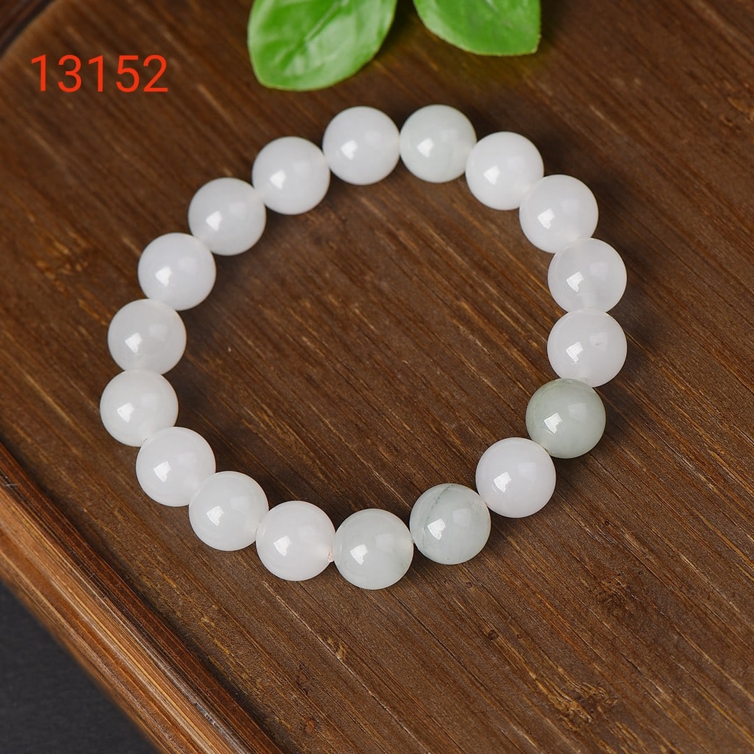 An Exquisite Jadeite Bracelets - 4