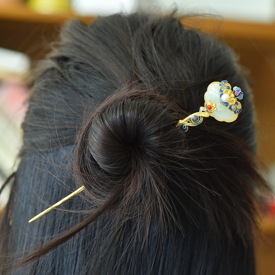 An Exquisite Sterling Silver-Gold Plated Inlaid White Jade Enamel Hairpin: An Exquisite Sterling Silver-Gold Plated Inlaid White Jade Enamel Hairpin,Size:0.7inx1in 纯银镀金镶白玉珐琅发簪