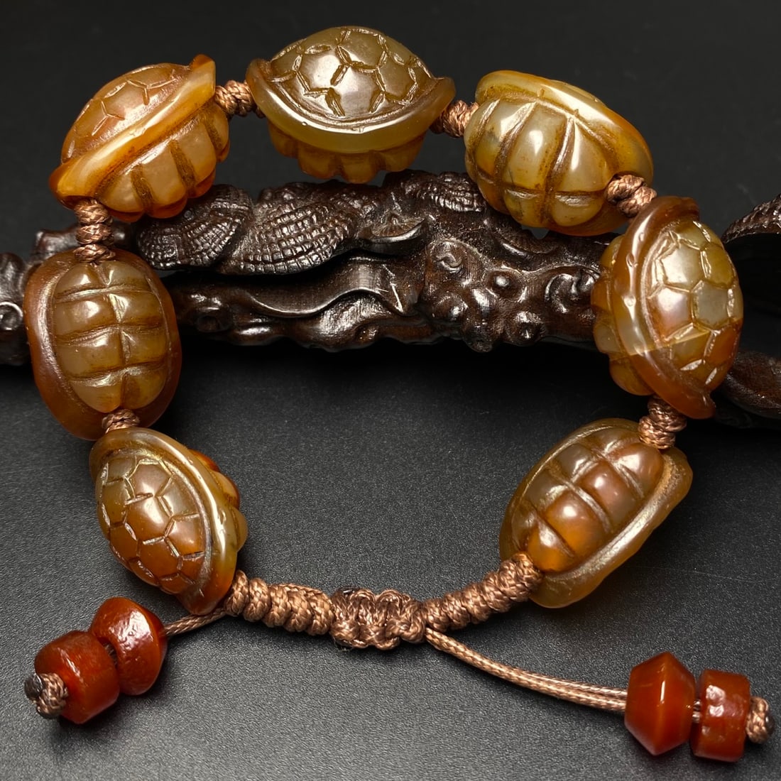 A Precious Agate Bracelets: A Precious Agate Bracelets,Size:1.1inx0.8in*7,Weight:80.9g 玛瑙手串