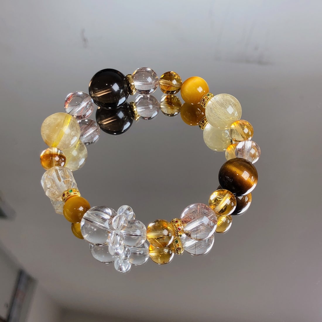 An Exquisite Crystal Bracelets - 9
