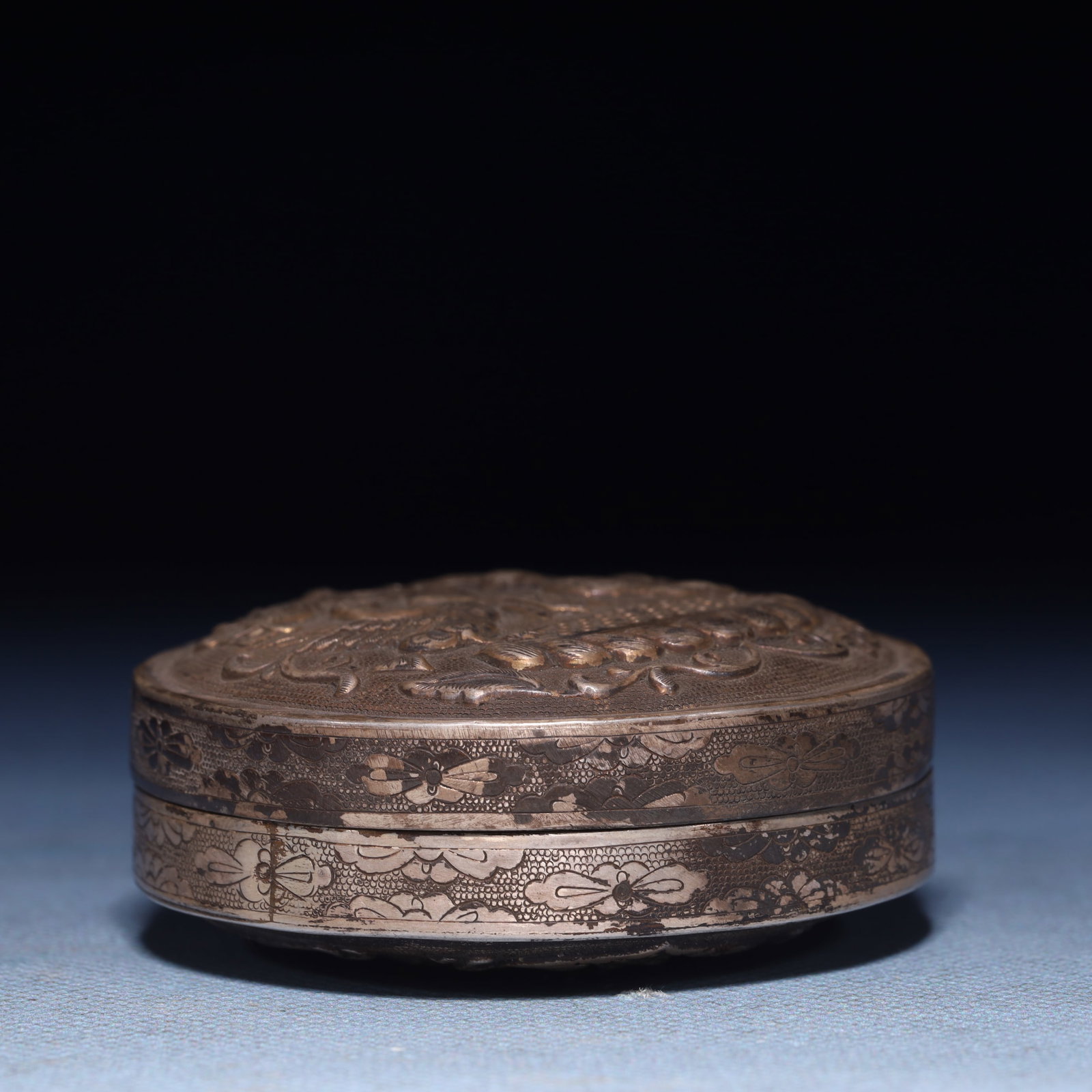 An Exquisite Silver Flower and Phoenix Pattern Box - 6