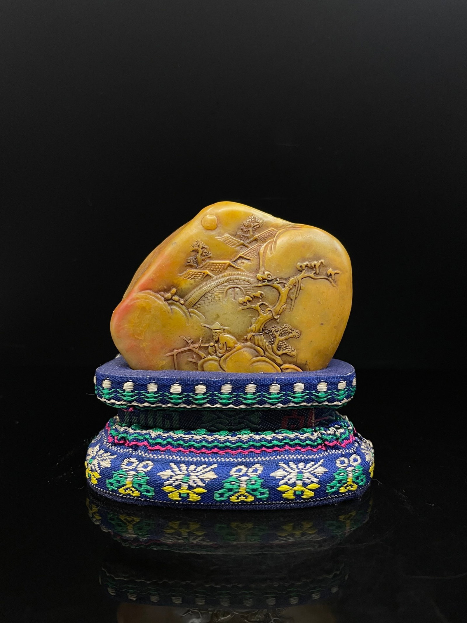 An Exquisite Shoushan Stone Landscape and Figure Pattern Ornament,With Base: An Exquisite Shoushan Stone Landscape and Figure Pattern Ornament,With Base,Qing Dynasty,China,With Mark,Size:3inx1.5inx2.2in,Weight:195g 寿山石山水人物ಬ