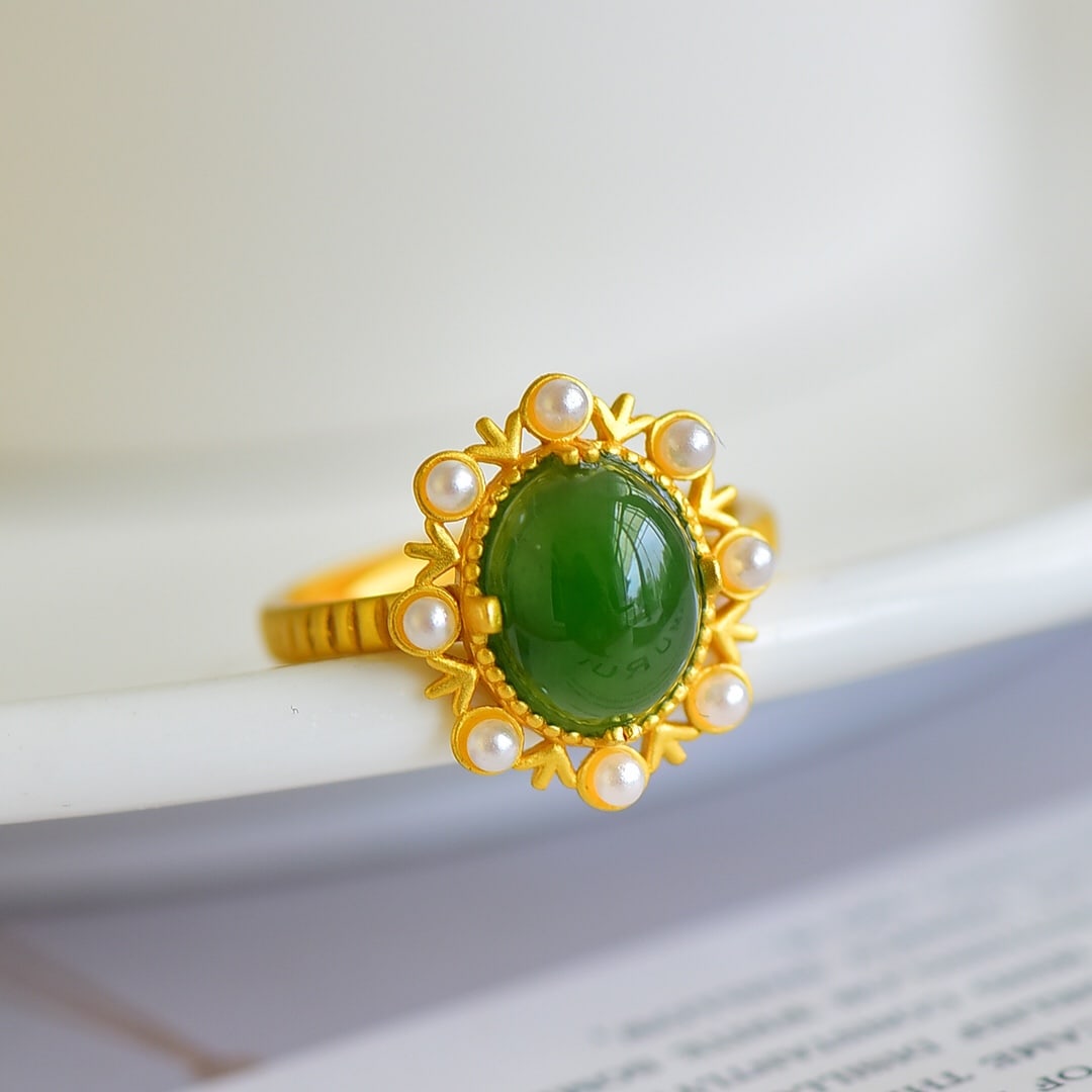 An Exquisite Sterling Silver-Gold Plated Inlaid Jasper Ring,Inlaid Pearl: An Exquisite Sterling Silver-Gold Plated Inlaid Jasper Ring,Inlaid Pearl,Size:0.3inx0.4in 纯银镀金镶碧玉戒指,嵌珍珠