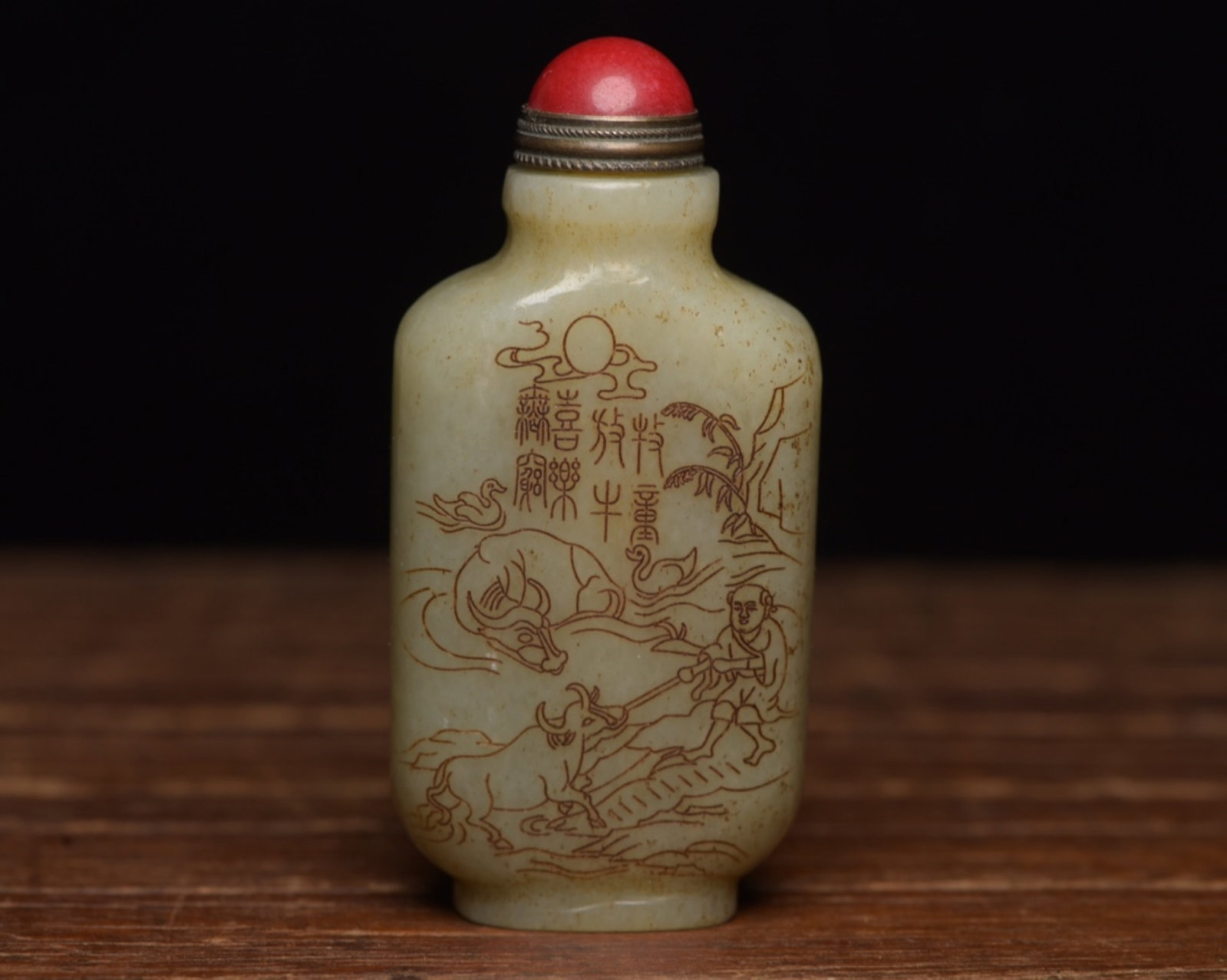 An Exquisite White Jade Character and Story Pattern Snuff Bottle,with poem: An Exquisite White Jade Character and Story Pattern Snuff Bottle,with poem,Qing Dynasty,China,Size:2.9inx1.4inx0.7in,Weight:88g 白玉人物故事纹鼻烟