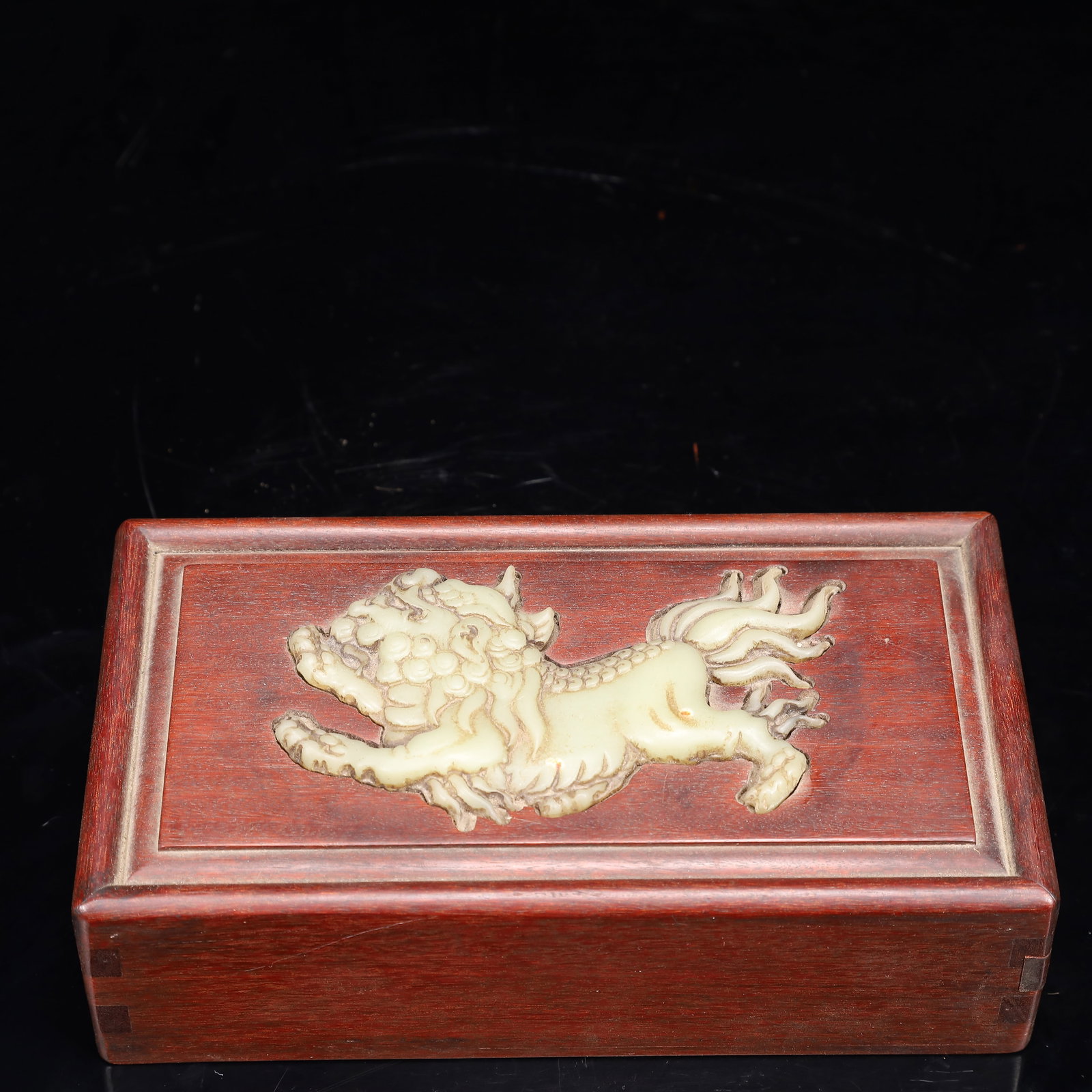 An Exquisite Huanghuali wood Inlaid Gems Lion Pattern Box with Cover: An Exquisite Huanghuali wood Inlaid Gems Lion Pattern Box with Cover,Qing Dynasty, China,Size:7.9inx4.3inx2.4in,Weight:650g 黄花梨木器嵌百宝狮