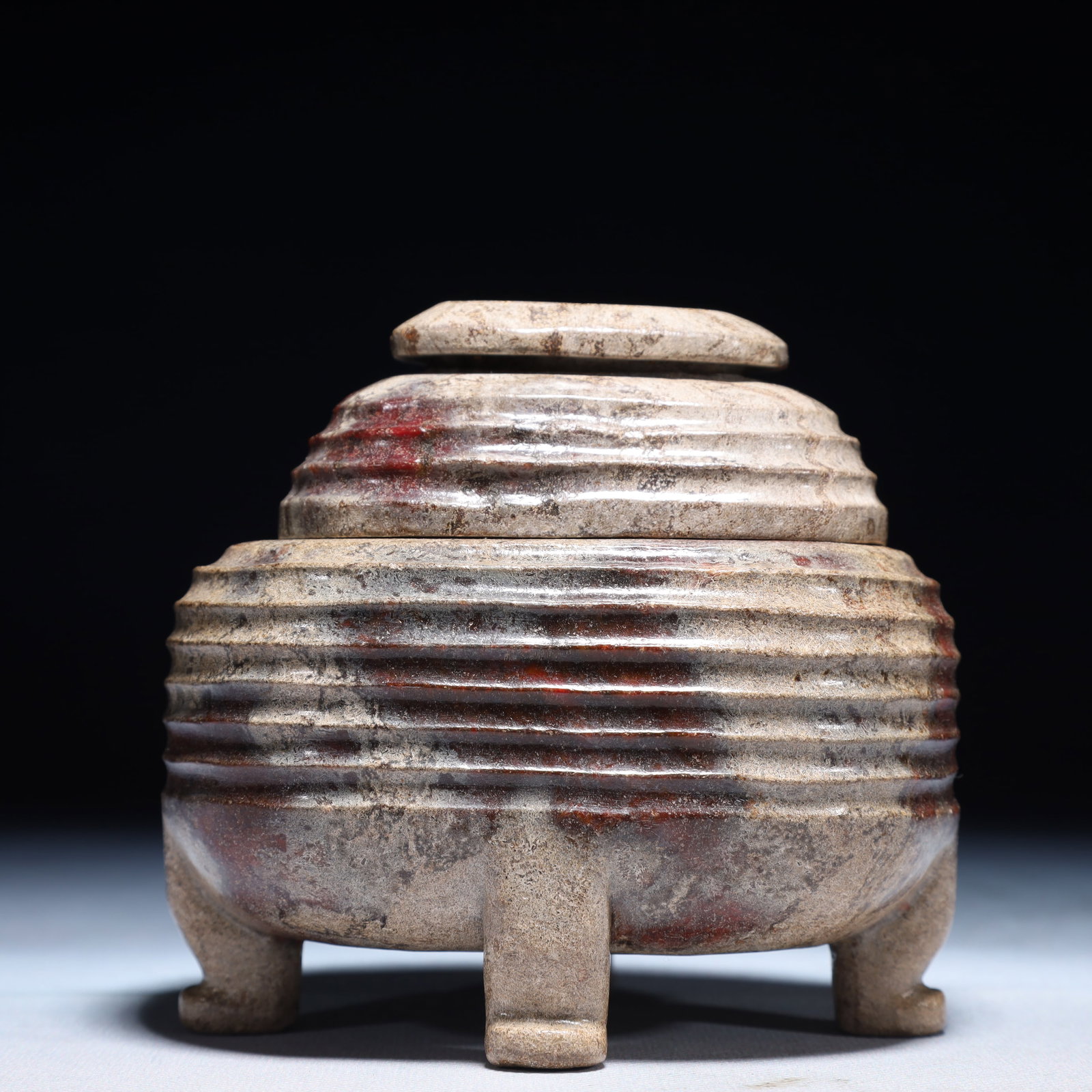 An Archaic Archaic Jade Jar with Cover: An Archaic Archaic Jade Jar with Cover,Ancient Time,China,Size:4.3inx3.1inx8.3in,Weight:900g 高古玉盖罐,中国远古时期