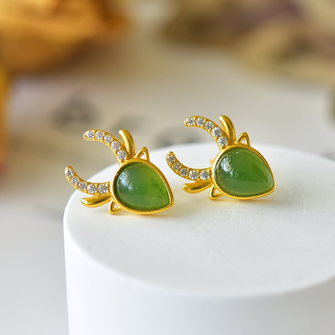 A Pair of Exquisite Sterling Silver-Gold Plated Inlaid Jasper Earrings,Inlaid Diamond: A Pair of Exquisite Sterling Silver-Gold Plated Inlaid Jasper Earrings,Inlaid Diamond 一对纯银镀金镶碧玉耳环,嵌钻石