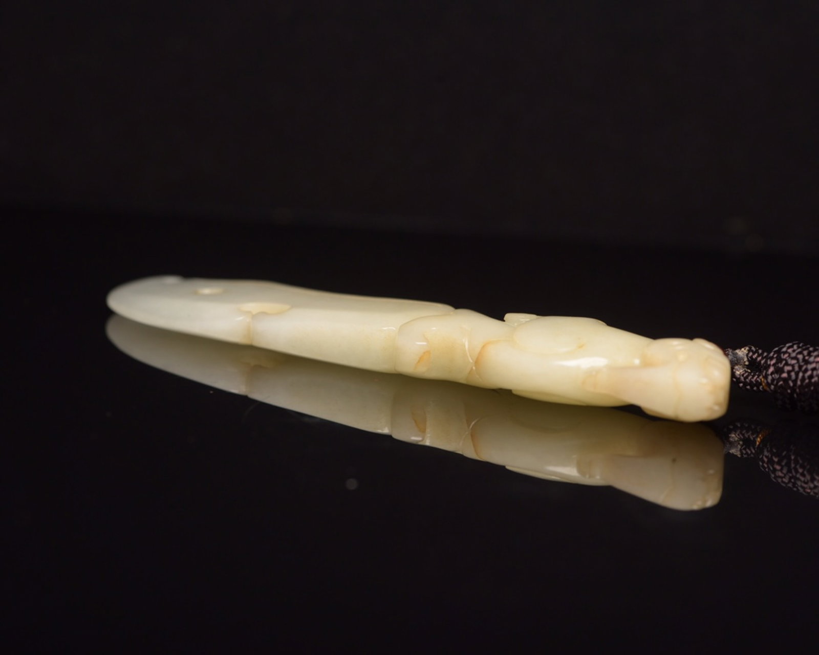 An Exquisite White Jade Beast Pattern Sword - 3