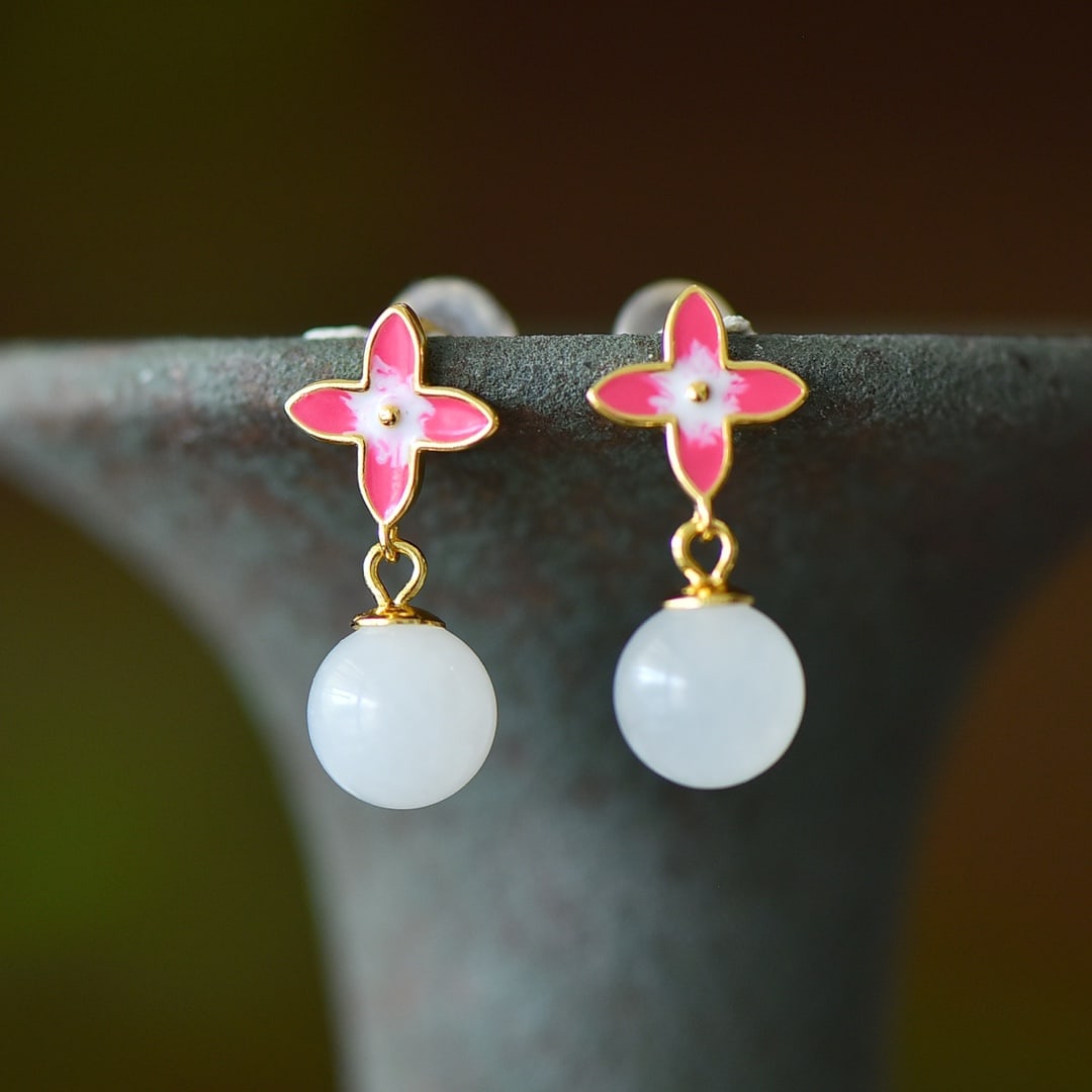 A Pair of Exquisite Sterling Silver-Gold Plated Inlaid White Jade Enamel Earrings: A Pair of Exquisite Sterling Silver-Gold Plated Inlaid White Jade Enamel Earrings,Size:0.3inx0.3in