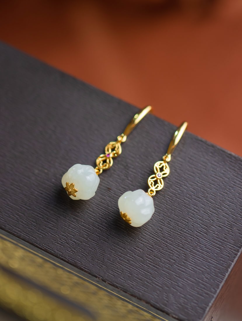 A Pair of Exquisite Sterling Silver-Gold Plated Inlaid White Jade Earrings: A Pair of Exquisite Sterling Silver-Gold Plated Inlaid White Jade Earrings 一对纯银镀金镶白玉耳环