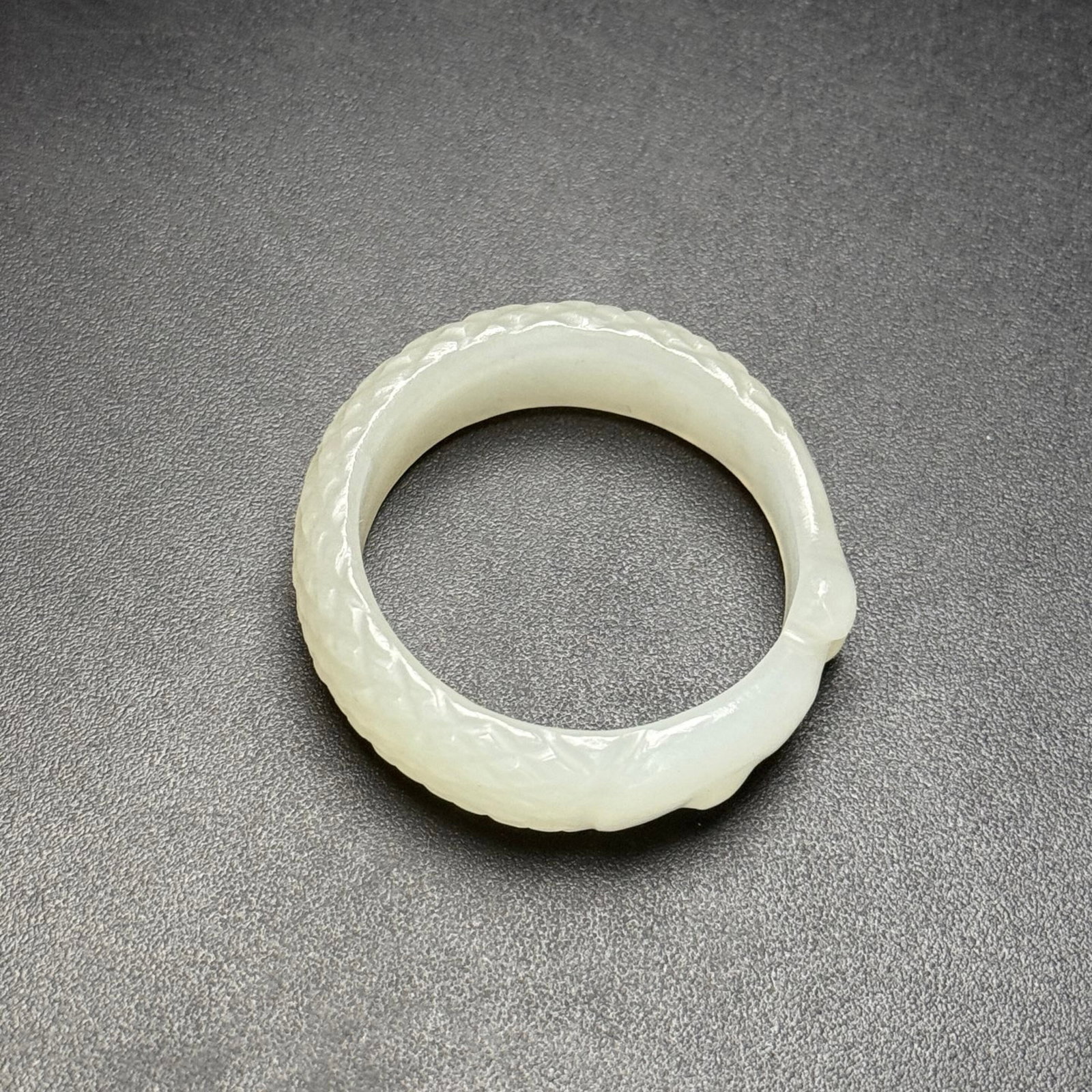 An Exquisite White Jade Thumb Ring - 7
