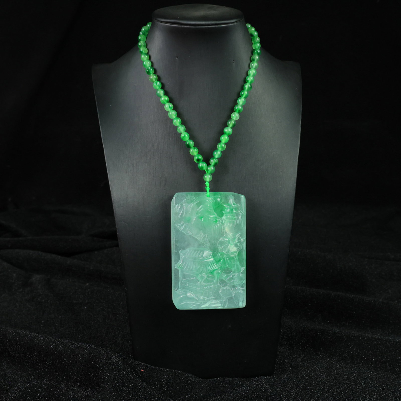 An Exquisite Landscape Pattern Pendant: An Exquisite Landscape Pattern Pendant,Size:3.4inx2.2inx0.6in 一个精美的山水纹挂件