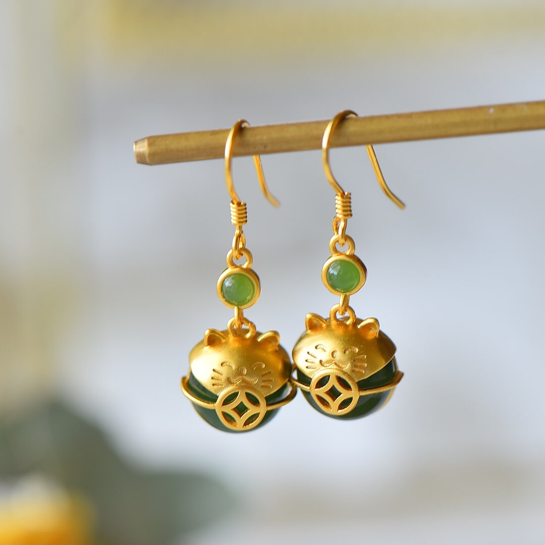 A Pair of Exquisite Sterling Silver-Gold Plated Inlaid Jasper Earrings: A Pair of Exquisite Sterling Silver-Gold Plated Inlaid Jasper Earrings 一对纯银镀金镶碧玉耳环