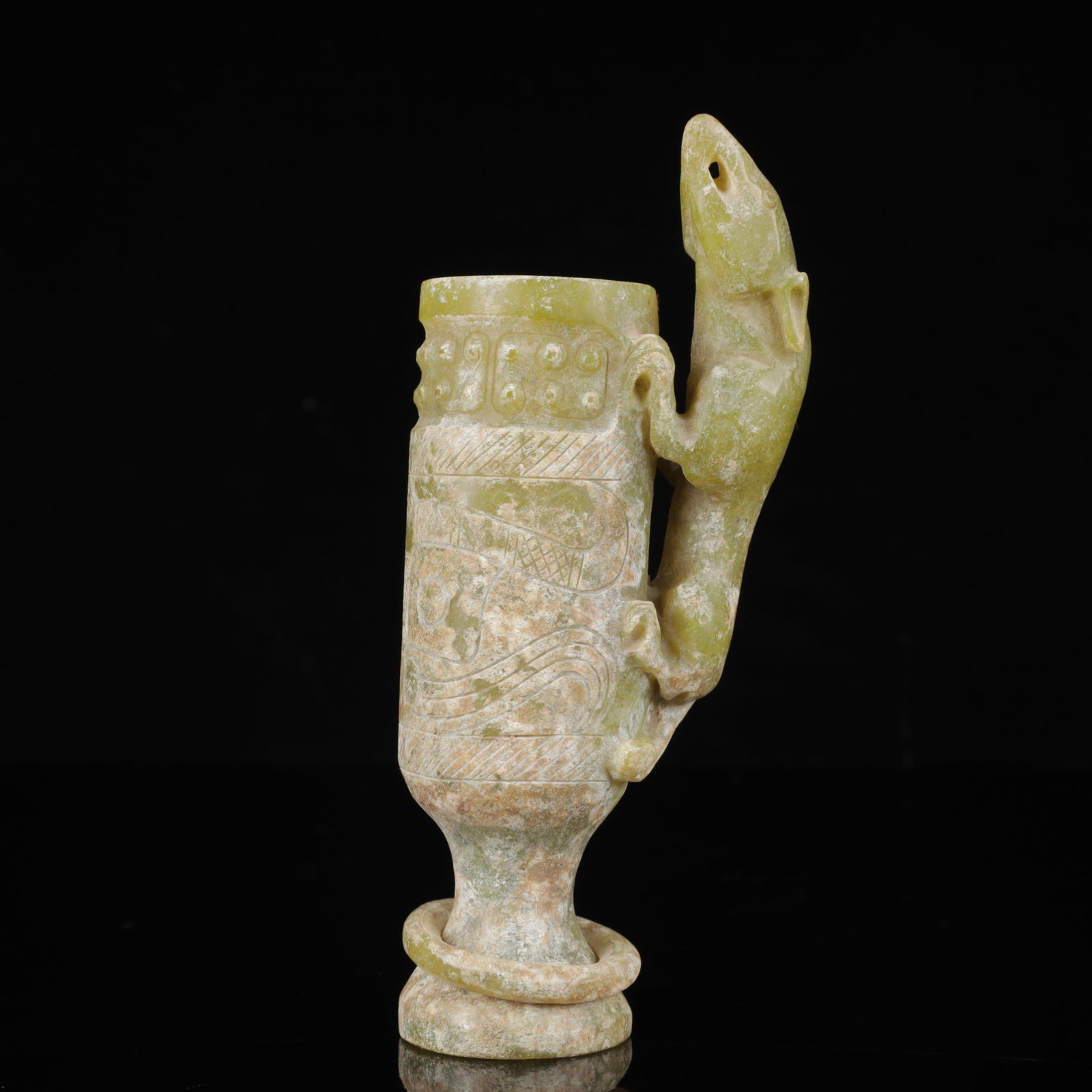 An Exquisite White Jade Auspicious Beast Cup: An Exquisite White Jade Auspicious Beast Cup,Qing Dynasty,China,Size:2.8inx2inx6.7in,Weight:366g 白玉瑞兽杯,中国清代