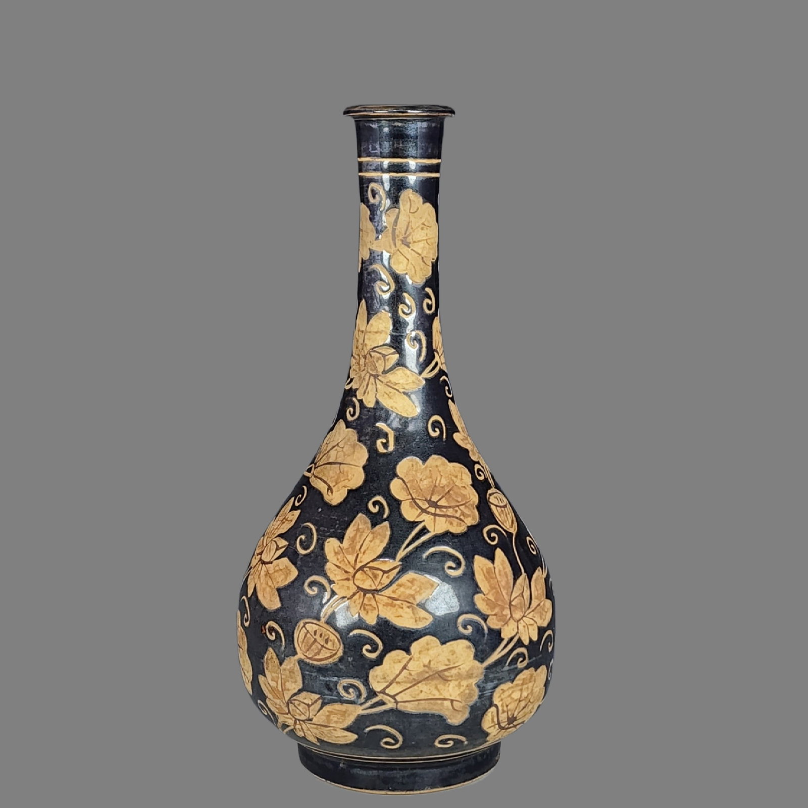 A Rare Jizhou yao Black Glazed Flower Pattern Vase: A Rare Jizhou yao Black Glazed Flower Pattern Vase,Song Dynasty,China,Size:12inx5.9in 吉州窑黑釉花卉纹瓶,中国宋代