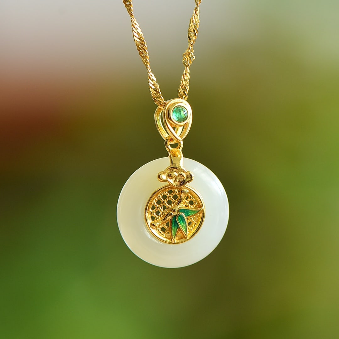 An Exquisite Sterling Silver-Gold Plated Inlaid White Jade Enamel Pendant: An Exquisite Sterling Silver-Gold Plated Inlaid White Jade Enamel Pendant,Size:0.6inx0.6in 纯银镀金镶白玉珐琅吊坠
