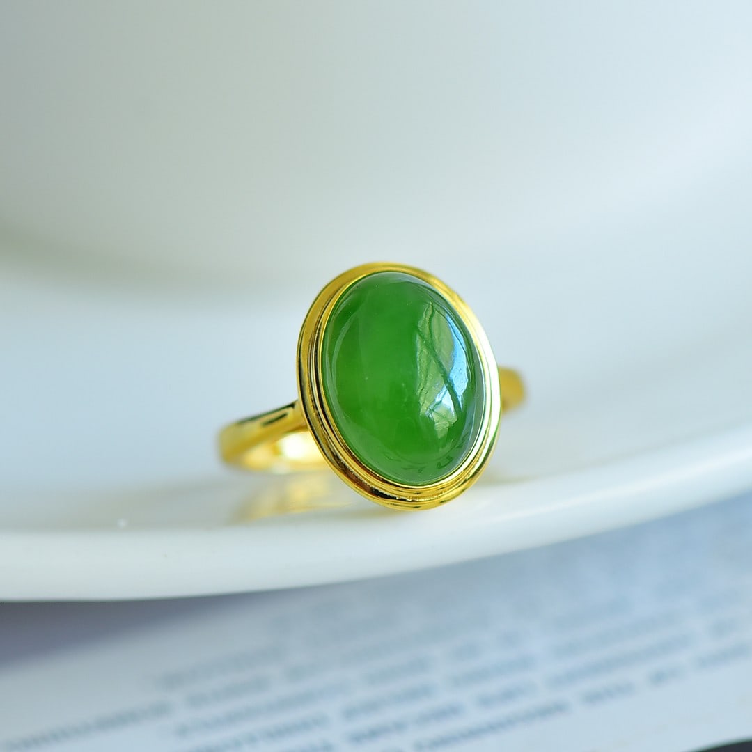 An Exquisite Sterling Silver-Gold Plated Inlaid Jasper Ring: An Exquisite Sterling Silver-Gold Plated Inlaid Jasper Ring,Size:0.4inx0.6in 纯银镀金镶碧玉戒指