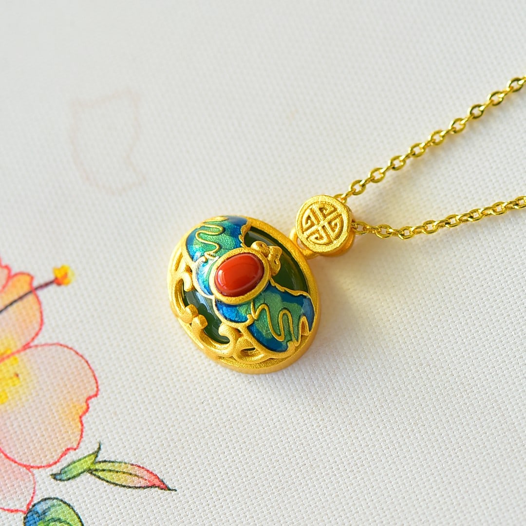 An Exquisite Sterling Silver-Gold Plated Inlaid Jasper Pendant: An Exquisite Sterling Silver-Gold Plated Inlaid Jasper Pendant 纯银镀金镶碧玉吊坠