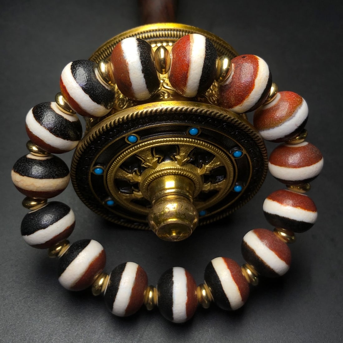 An Exquisite Agate Bracelet - 2