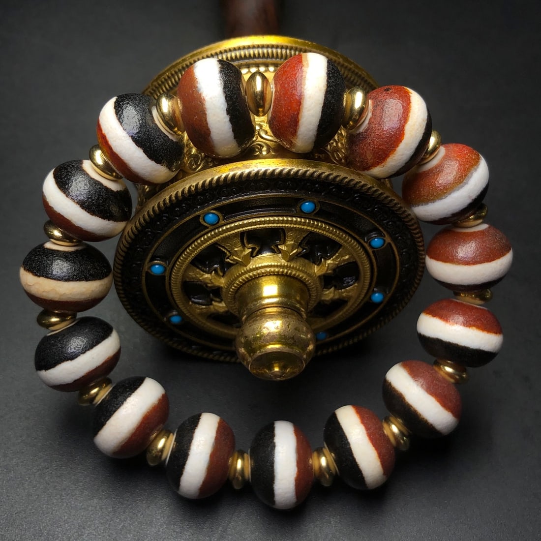 An Exquisite Agate Bracelet - 3