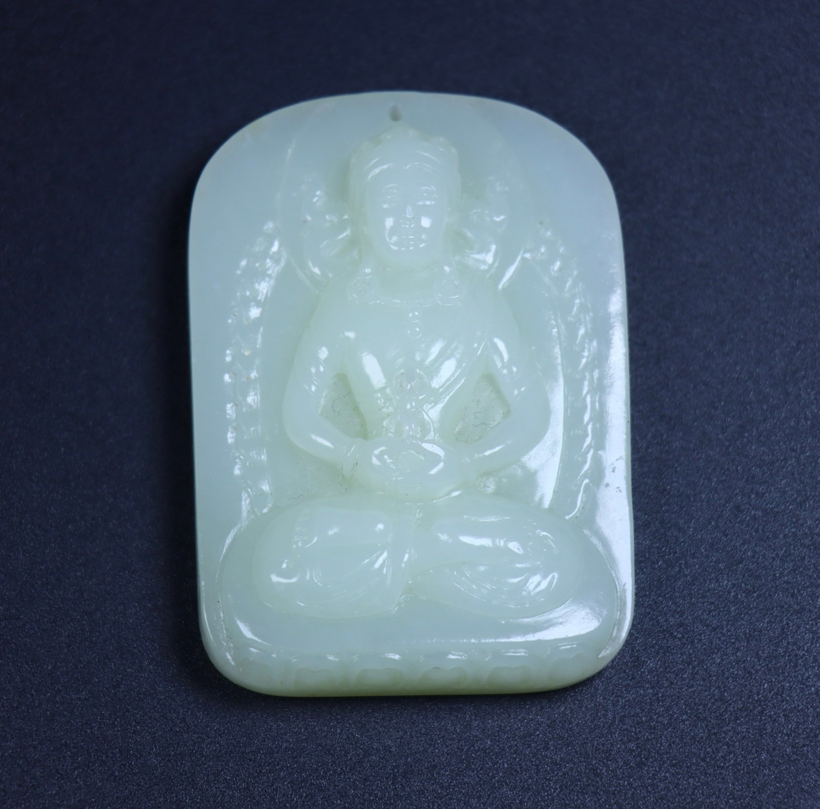 An Exquisite White Jade Figure Pattern Pendant (1 of 9)