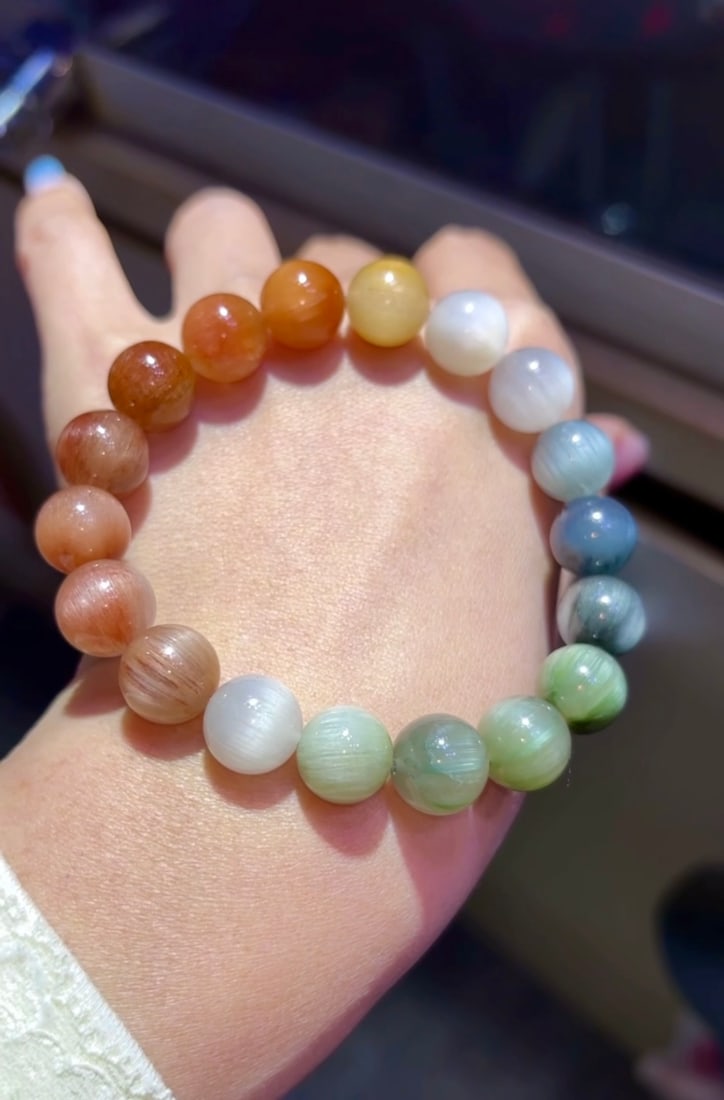 An Exquisite Crystal Bracelet: An Exquisite Crystal Bracelet,Size:0.5in,Weight:39.4g 水晶手串