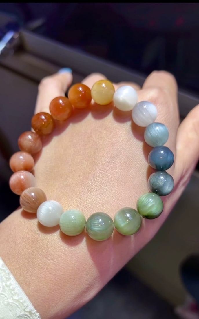 An Exquisite Crystal Bracelet - 2