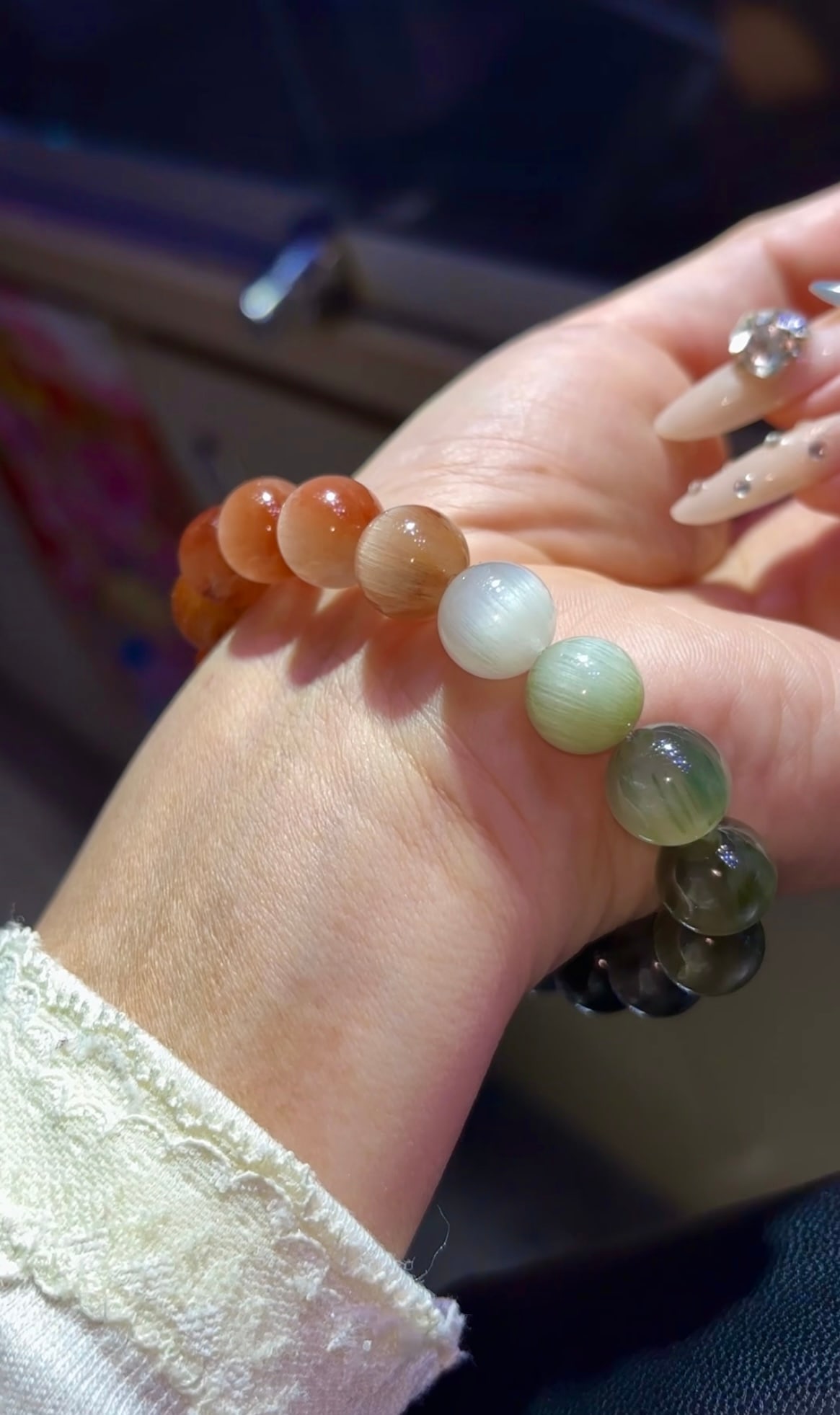 An Exquisite Crystal Bracelet - 4