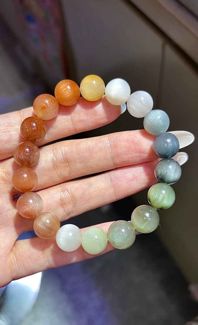An Exquisite Crystal Bracelet - 6