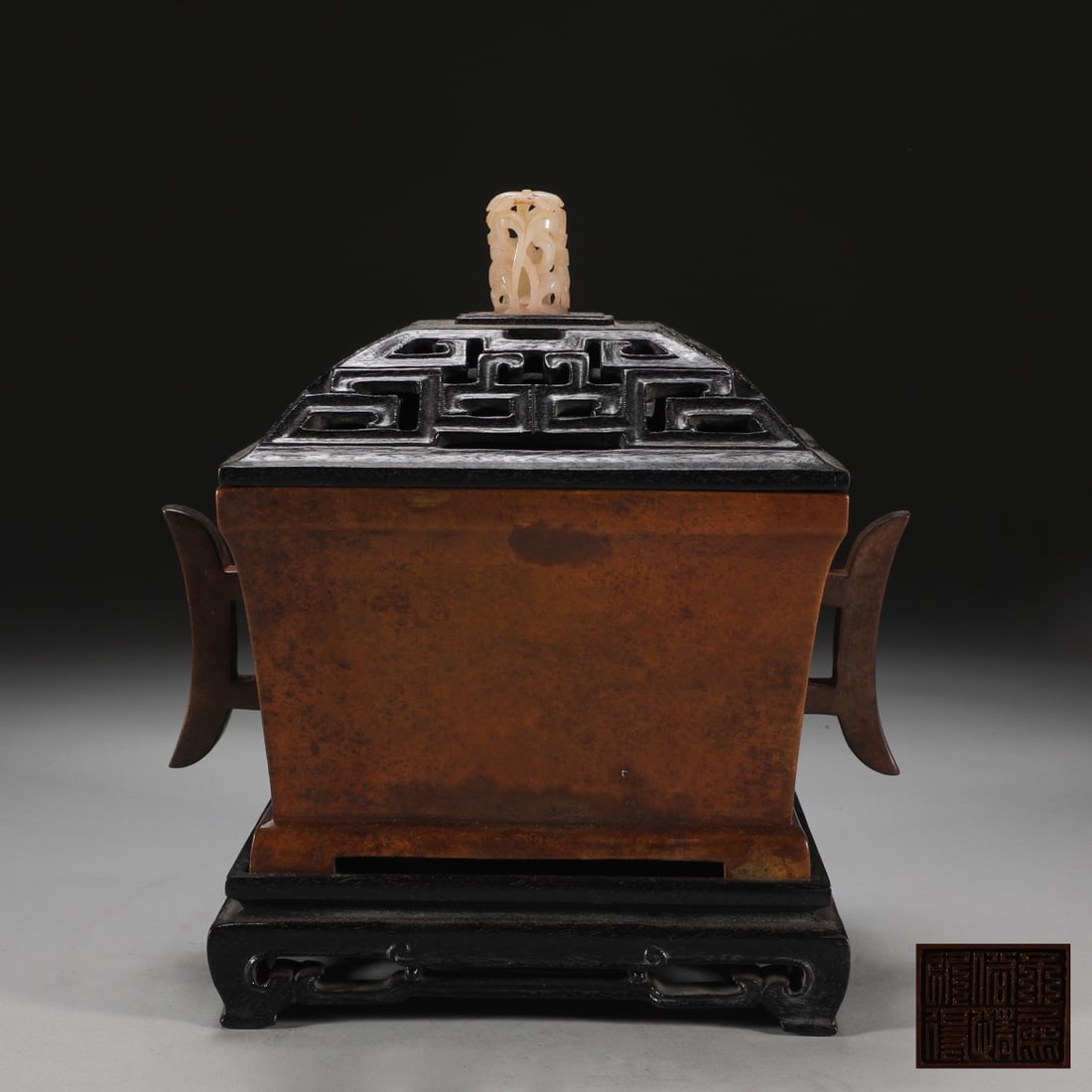 An Exquisite Bronze Double-Ears Censer: An Exquisite Bronze Double-Ears Censer,Ming Dynasty,China,Size:8.9inx8.7in,Weight:5000g 铜双耳香炉,中国明代