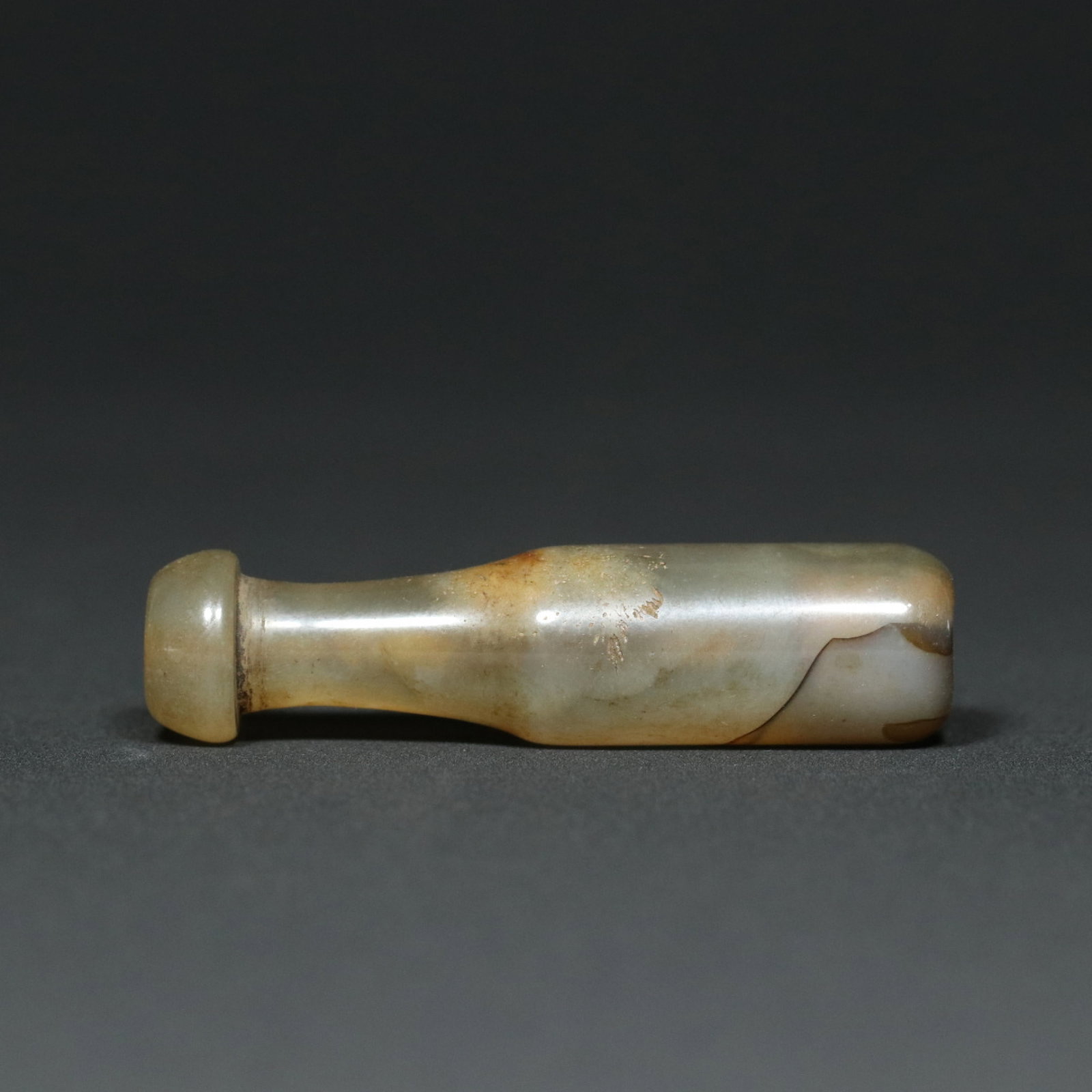 An Exquisite Agate Ornament (1 of 9)