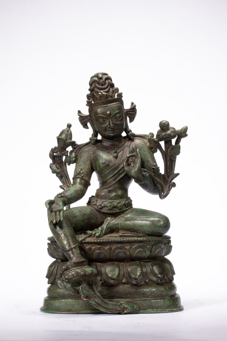A Solemn Alloy Copper Statue of Tara: A Solemn Alloy Copper Statue of Tara,Qing Dynasty,China,Size:7.1inx6.3inx11.8in,Weight:4380g 合金铜度母像,中国清代
