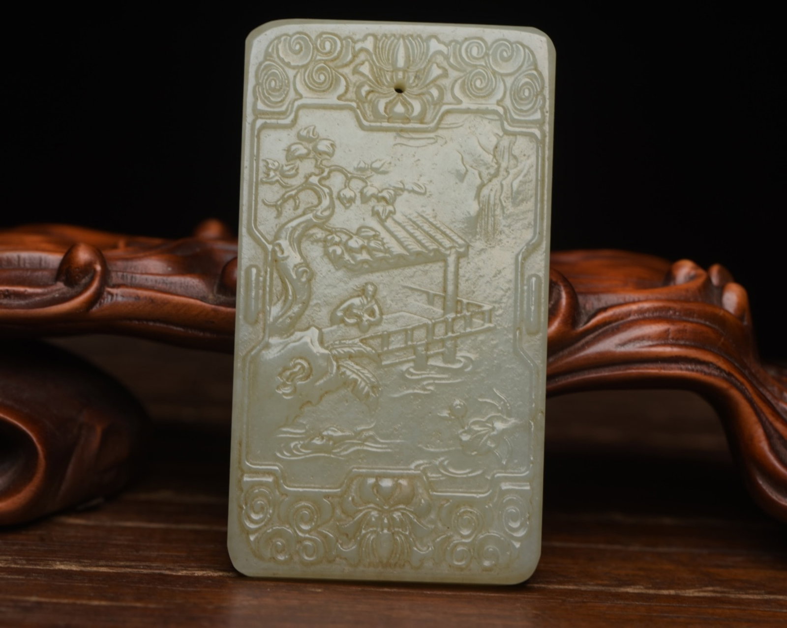 An Exquisite White Jade Landscape and Figure Pattern Pendant,with poem: An Exquisite White Jade Landscape and Figure Pattern Pendant,with poem,Qing Dynasty,China,Size:2.7inx1.5inx0.3in,Weight:51g 白玉山水人物纹牌,带