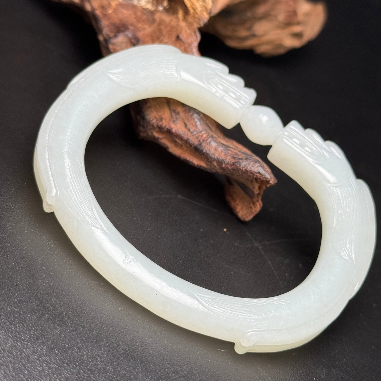 An Exquisite White Jade Dragon Pattern Bracelet - 4