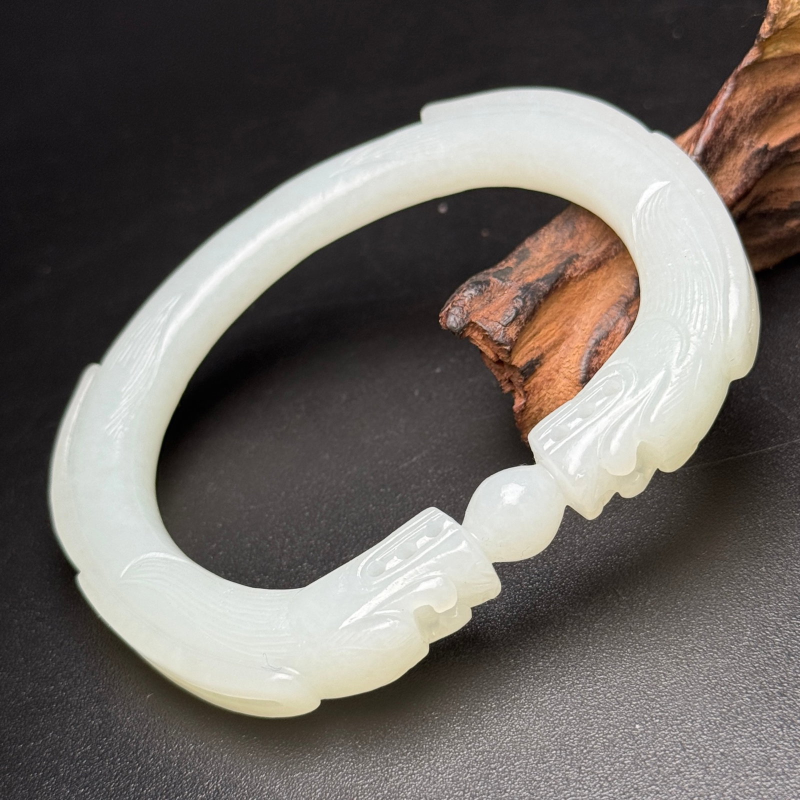 An Exquisite White Jade Dragon Pattern Bracelet - 5