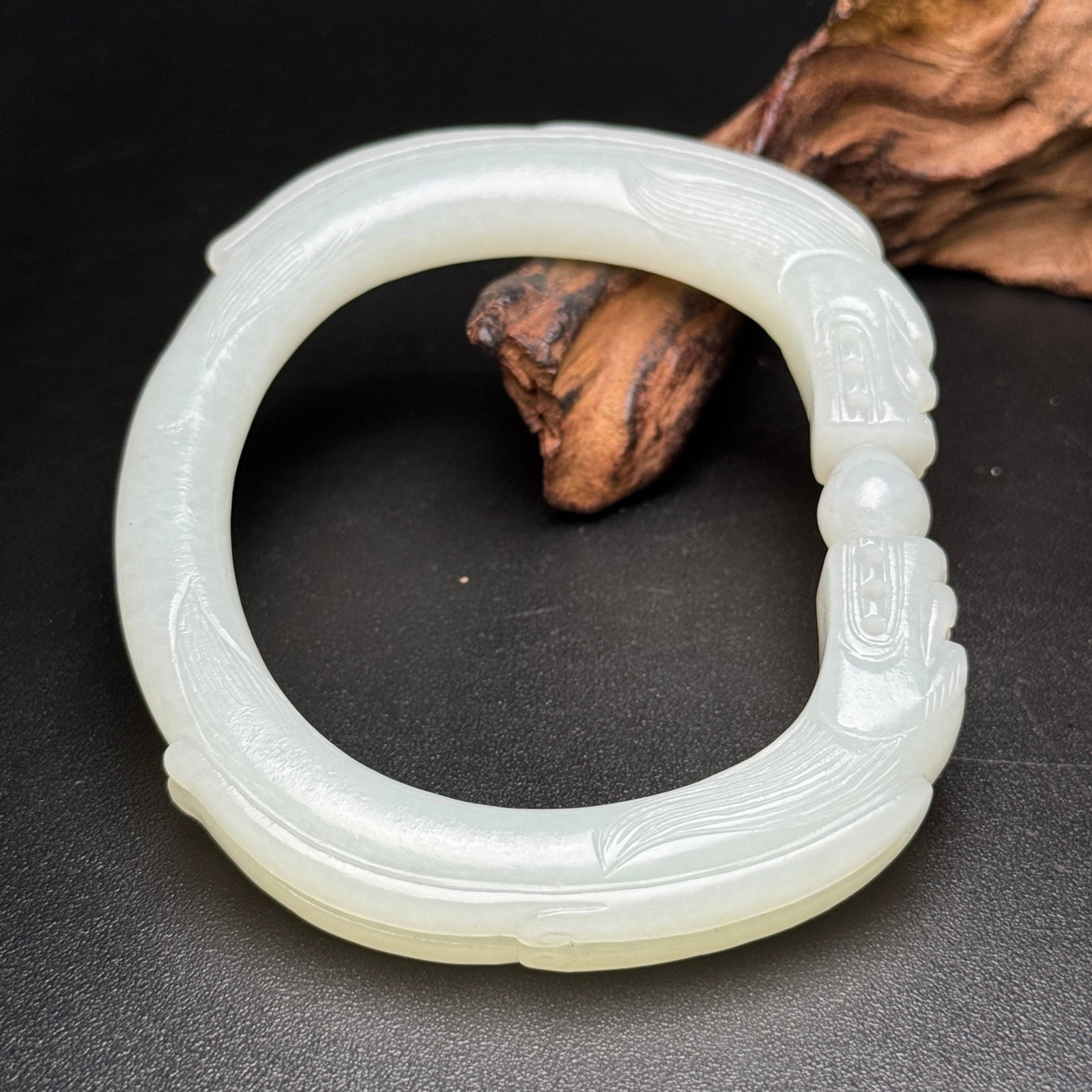 An Exquisite White Jade Dragon Pattern Bracelet - 6