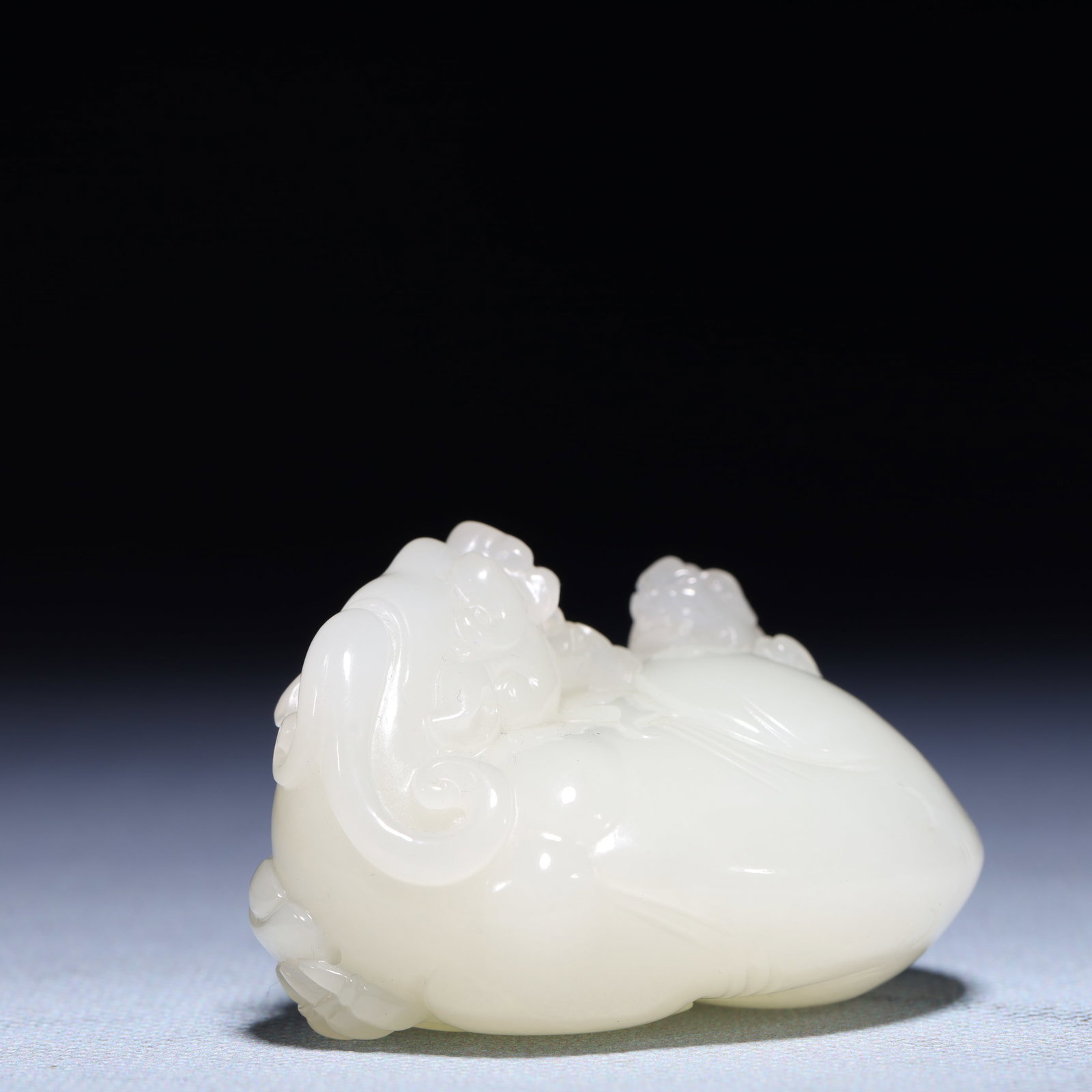 An Exquisite White Jade Auspicious Beast Ornament - 4