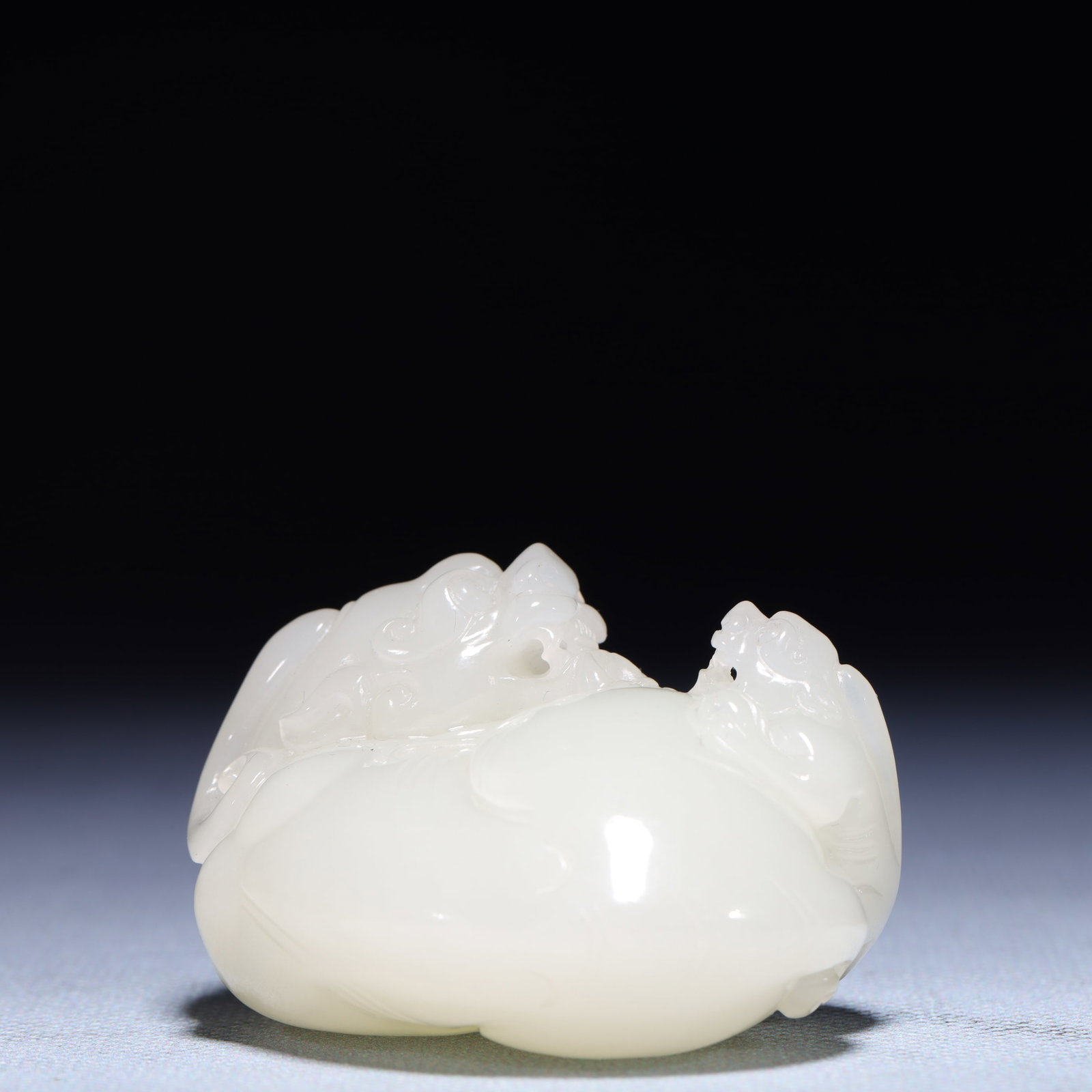 An Exquisite White Jade Auspicious Beast Ornament - 6