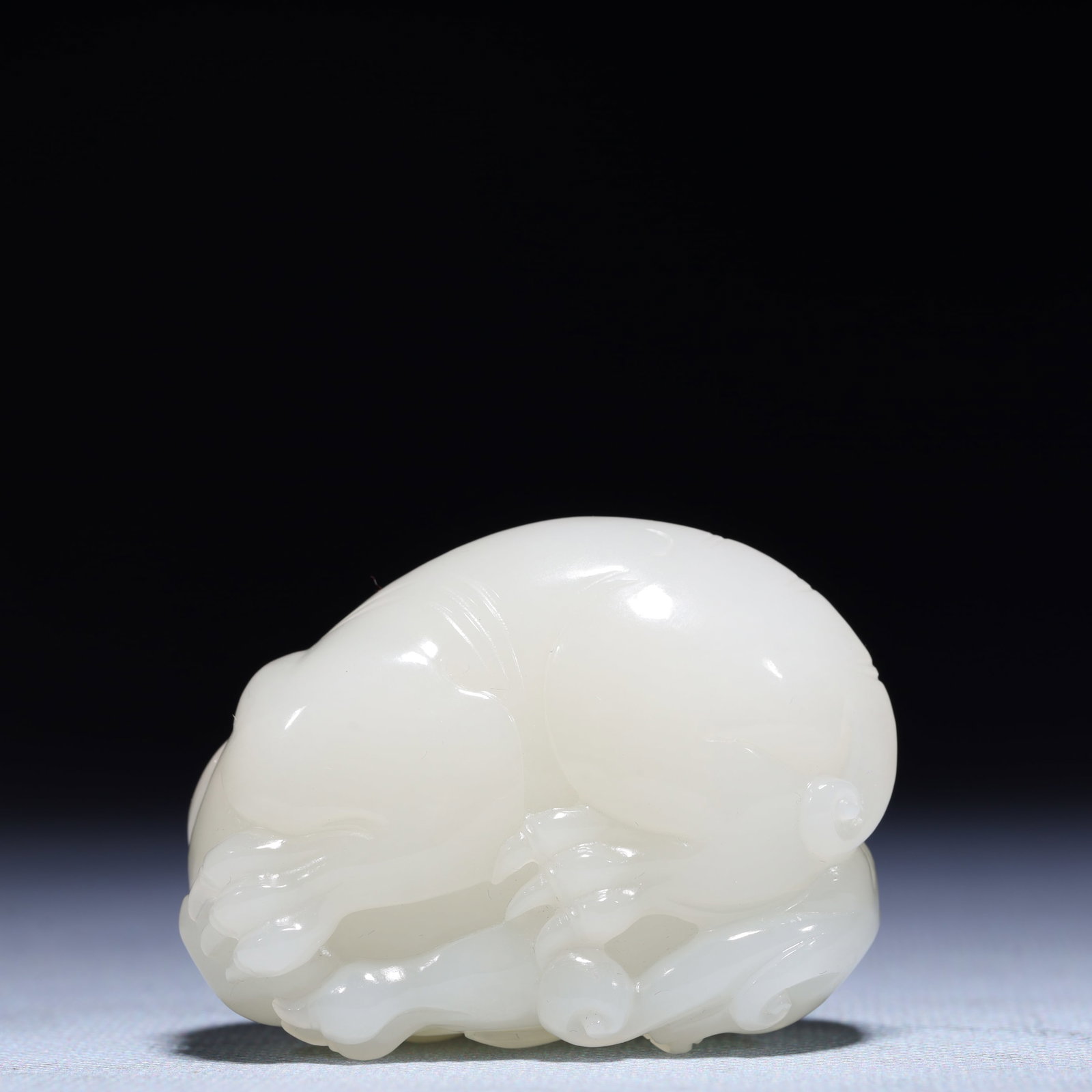 An Exquisite White Jade Auspicious Beast Ornament - 9