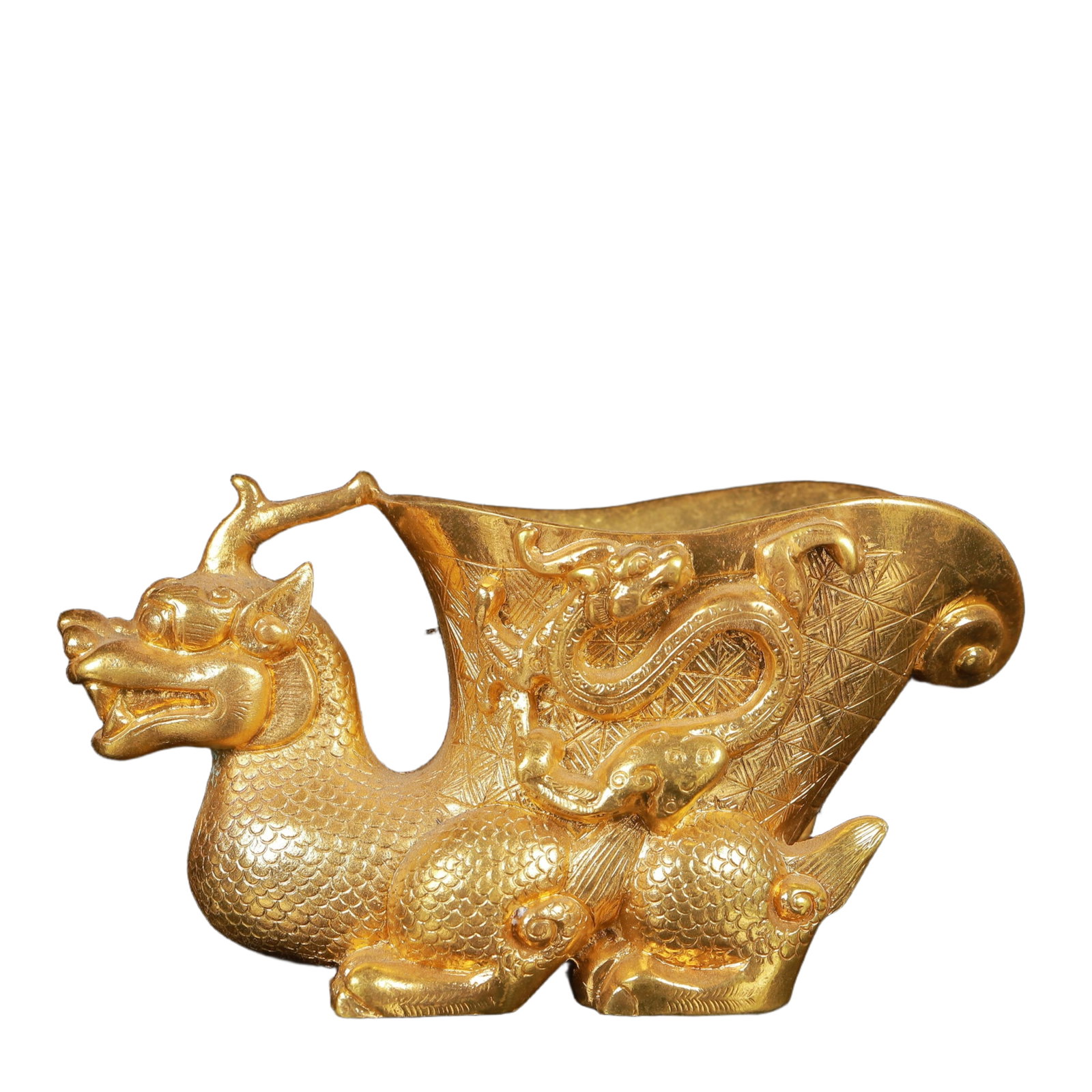 An Exquisite Gilt Bronze Dragon Pattern Auspicious Beast Cup: An Exquisite Gilt Bronze Dragon Pattern Auspicious Beast Cup,Qing Dynasty,China,Size:5.1inx2.4inx2.8in,Weight:969g 铜鎏金龙纹瑞兽杯,中国