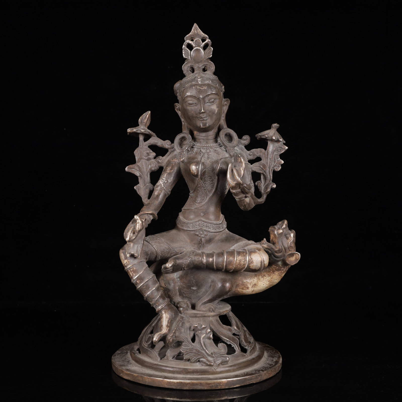 An Exquisite Silver-Plated Bronze Statue of Tara: An Exquisite Silver-Plated Bronze Statue of Tara,Qing Dynasty,China,Size:6.7inx13.8in,Weight:2400g 铜镀银度母像摆件,中国清代