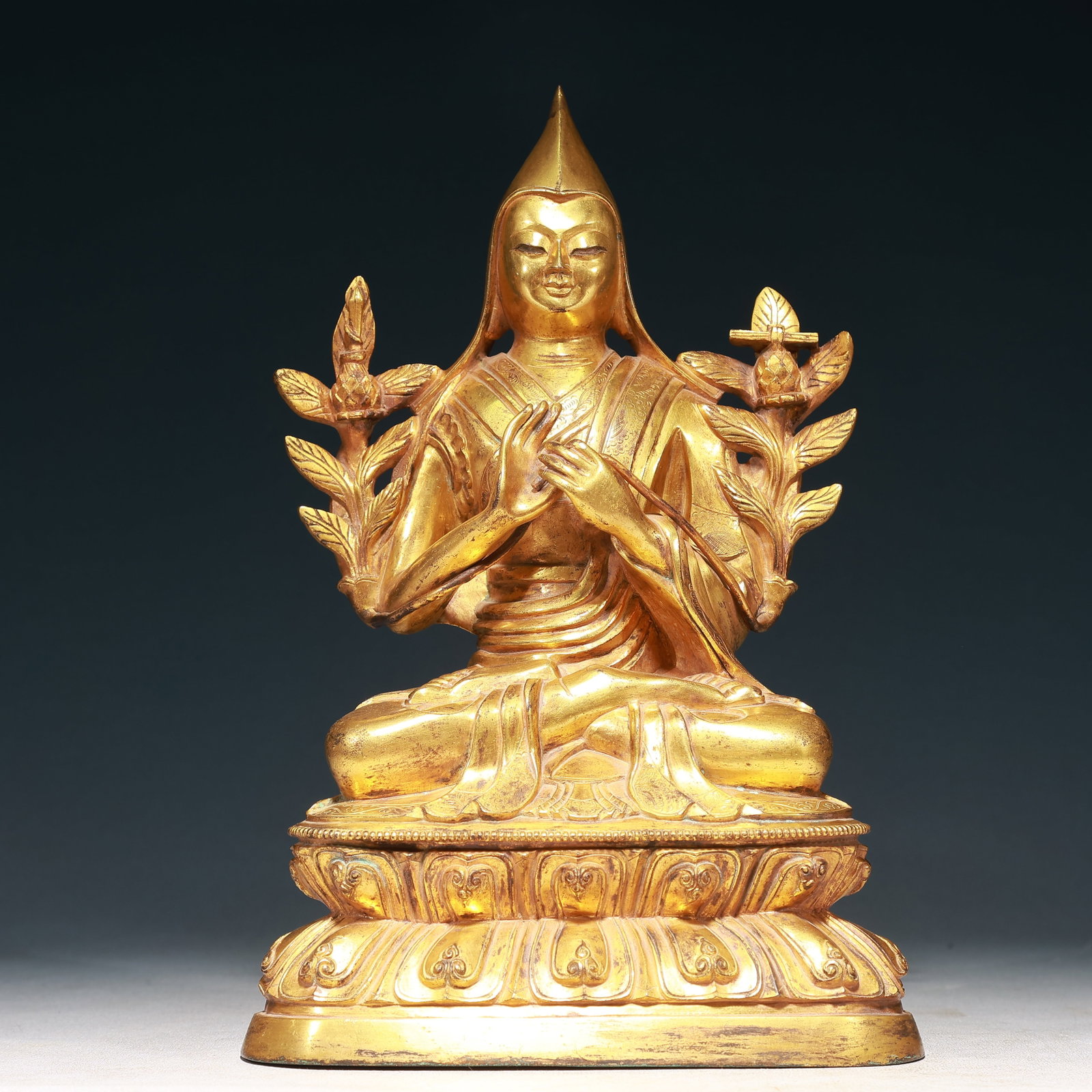 A Solemn Gilt Bronze Statue of Tsongkhapa: A Solemn Gilt Bronze Statue of Tsongkhapa,Qing Dynasty,China,Size:7.5inx4.3inx11.8in,Weight:4550g 铜鎏金宗喀巴像,中国清代