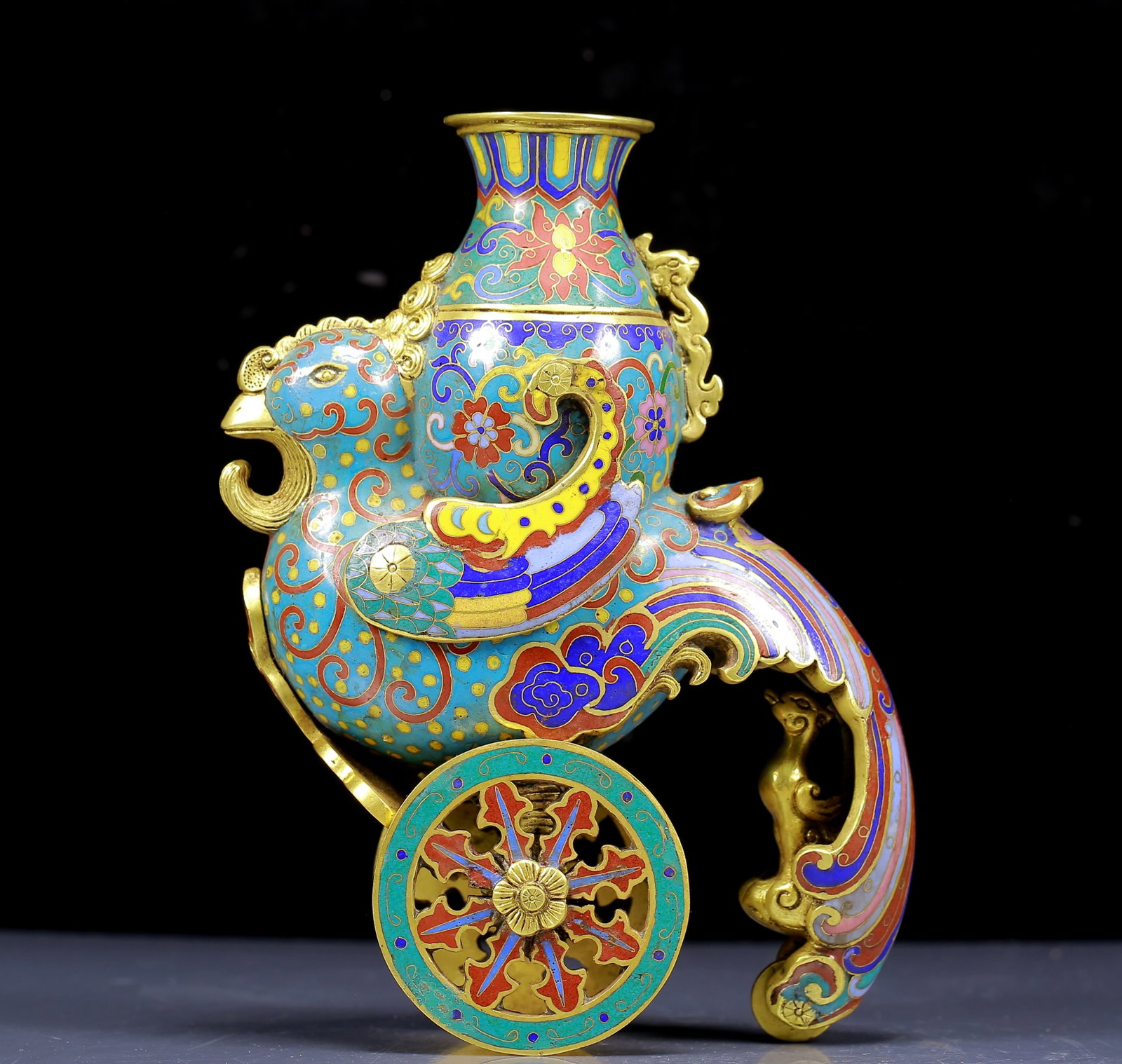 An Exquisite Cloisonne Phoenix Pattern Vase: An Exquisite Cloisonne Phoenix Pattern Vase,Qing Dynasty, China,Size:5.9inx3.1inx8.7in,Weight:2725g 景泰蓝凤纹瓶，清代