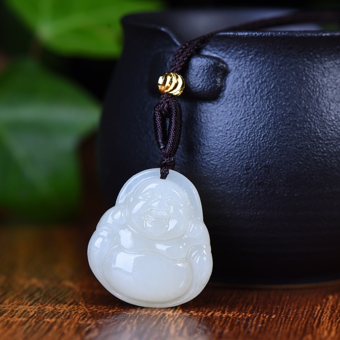 An Exquisite White Jade Statue of Maitreya Buddha Pendant: An Exquisite White Jade Statue of Maitreya Buddha Pendant,Size:0.9inx1in 白玉弥勒佛像挂件