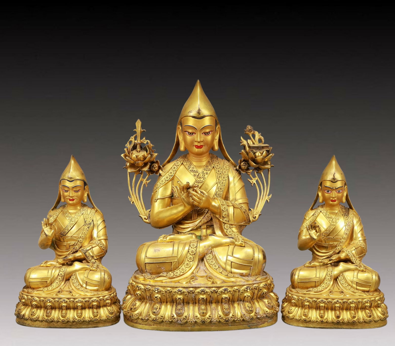 A Set of Solemn Gilt Bronze Statue of Tsongkhapa: A Set of Solemn Gilt Bronze Statue of Tsongkhapa,Ming Dynasty, China,Size:11.8inx8.3inx18.1in/7.9inx5.5inx12.6in,Total Weight:18050g 一组铜鎏金宗喀巴
