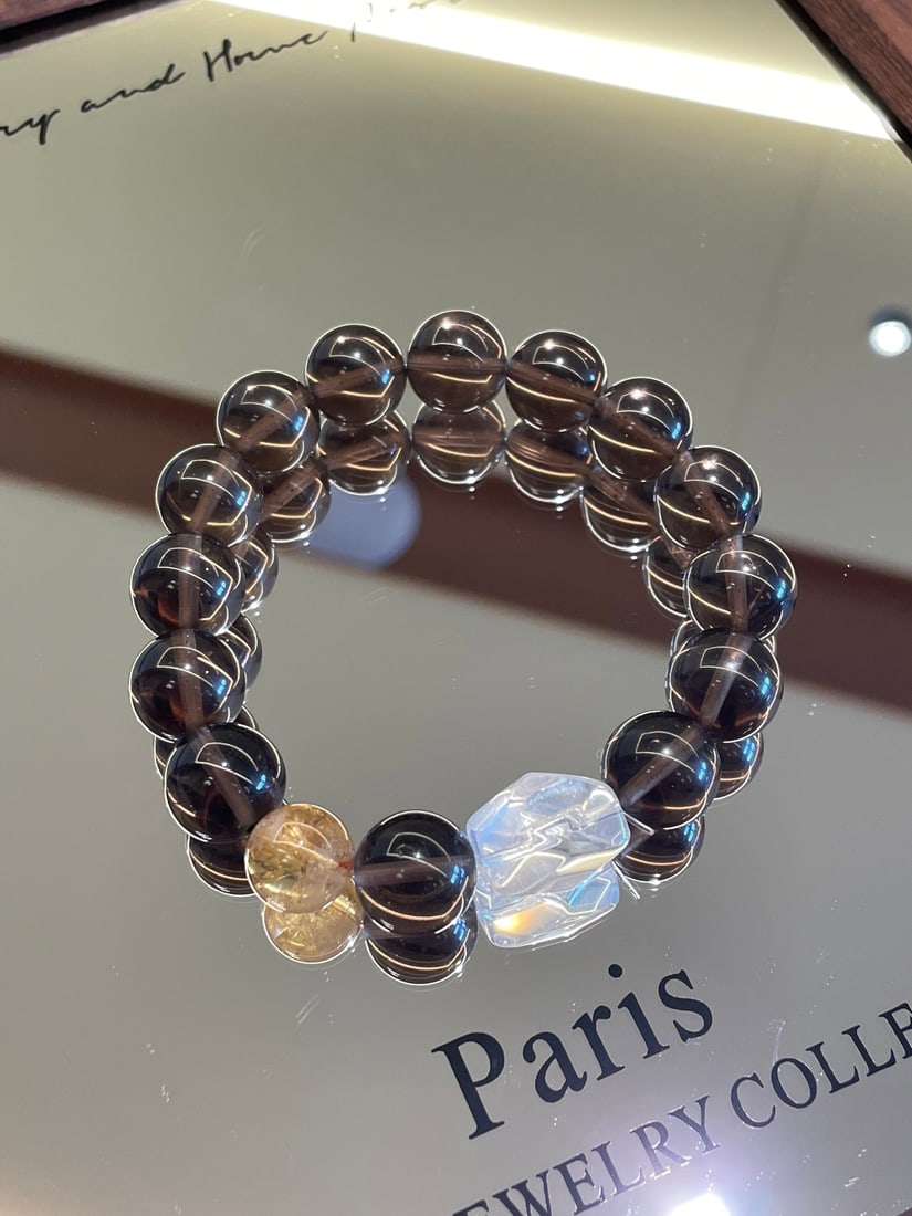 An Exquisite Crystal Bracelet: An Exquisite Crystal Bracelet,Size:0.5in 水晶手串