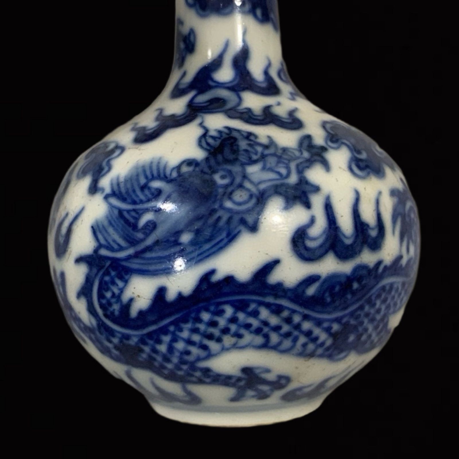 An Exquisite Blue and White Auspicious Cloud and Dragon Pattern Snuff Bottle - 7