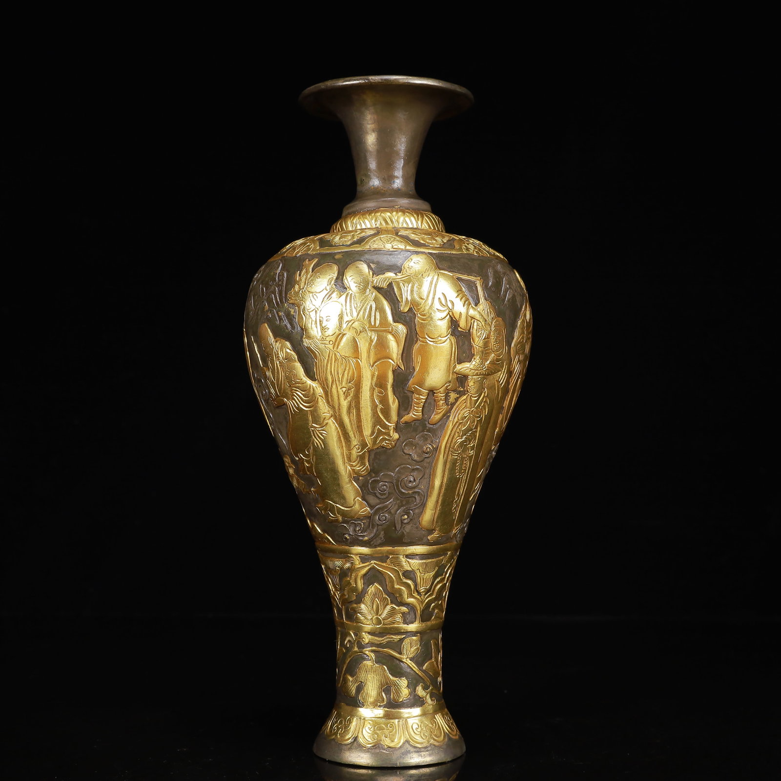 An Exquisite Gilt Silver Figure Pattern Vase: An Exquisite Gilt Silver Figure Pattern Vase,Tang Dynasty, China,Zhenguan Four-Character Mark,Size:3.9inx10.2in,Weight:1000g 银鎏金人物纹瓶,中国&#